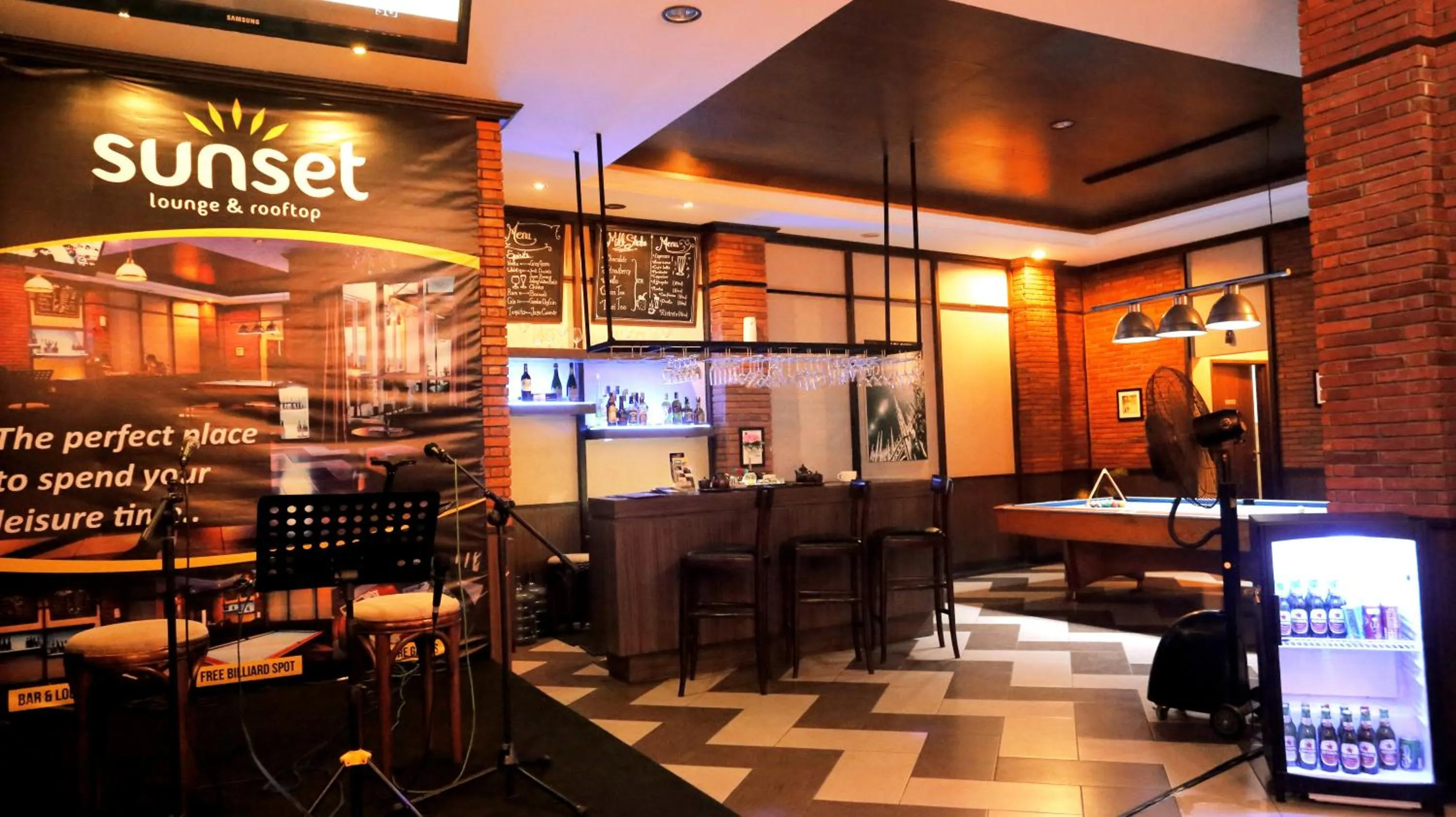 Lounge or bar in Amarelo Hotel Solo