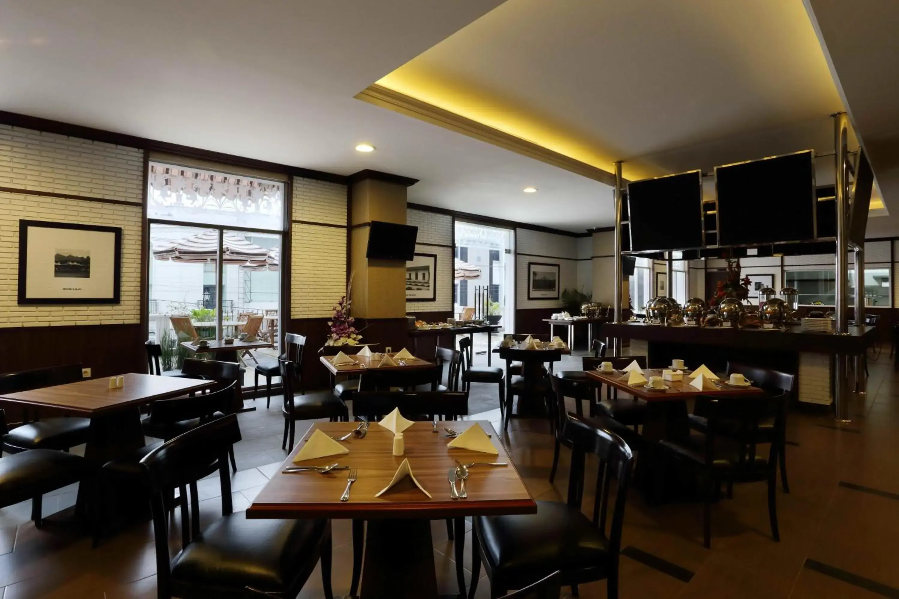Restaurant/places to eat in Amarelo Hotel Solo Restaurant/places to eat in Amarelo Hotel Solo