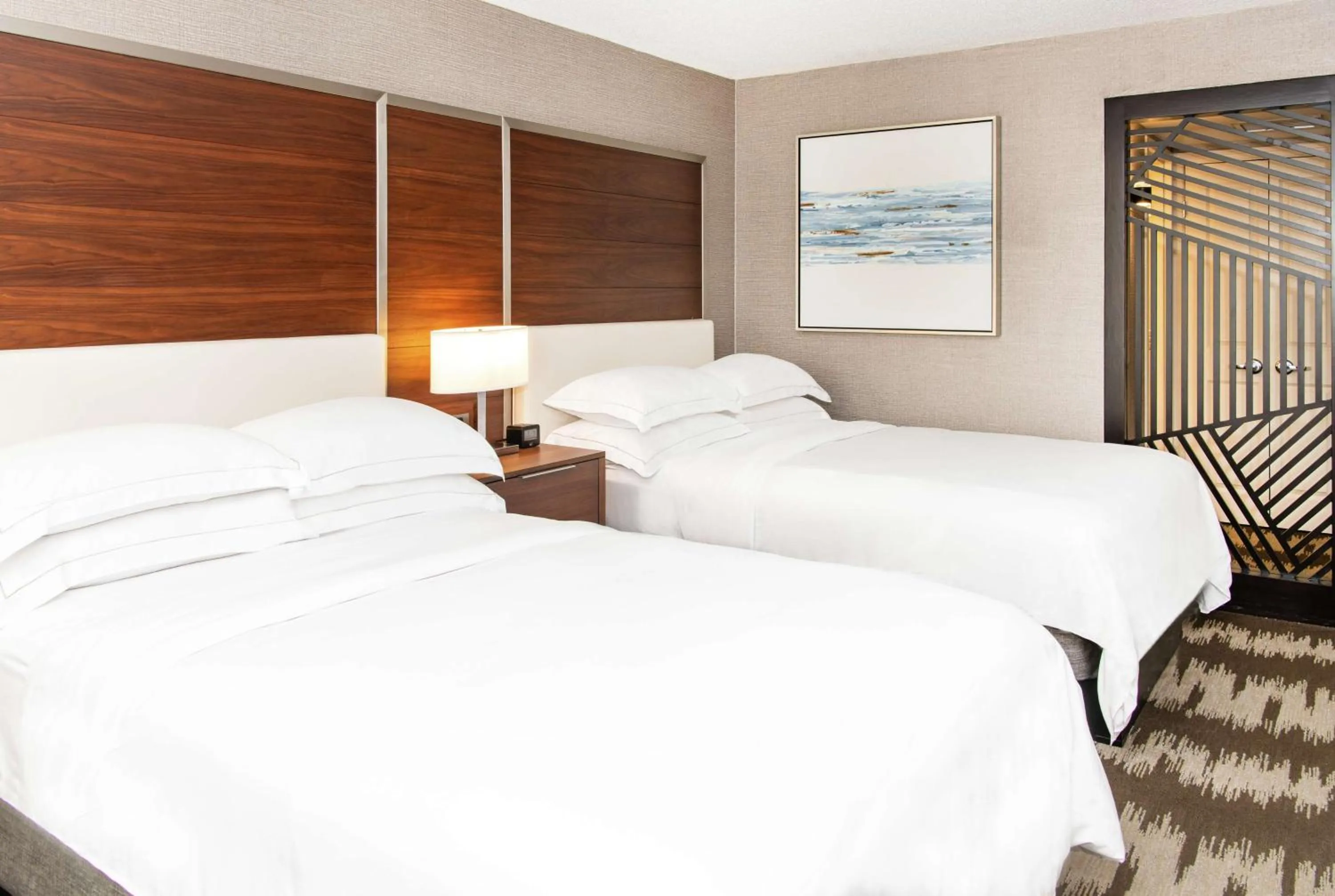 Bed in Hilton Tampa Airport Westshore