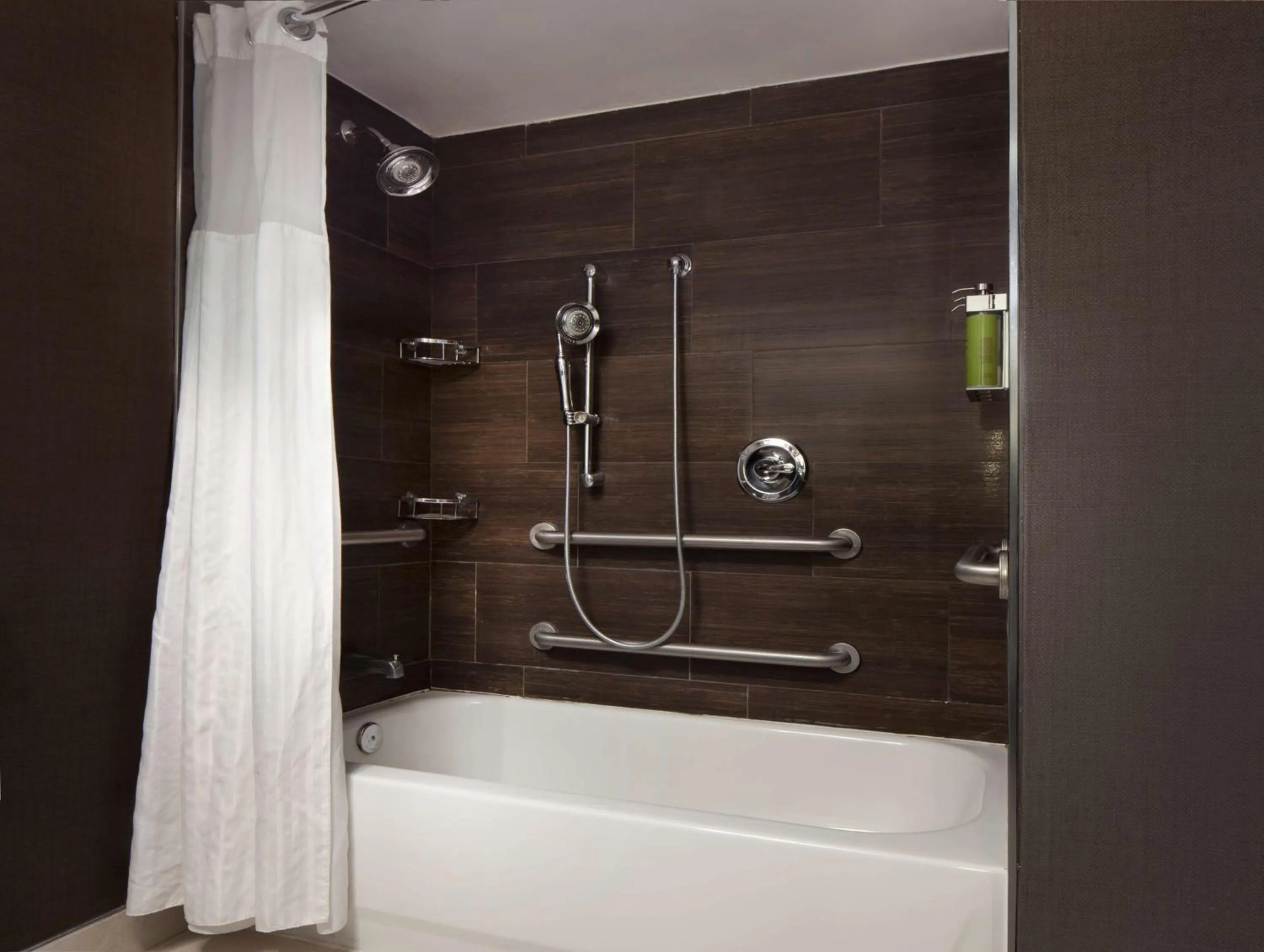 Bathroom in Hilton Tampa Airport Westshore