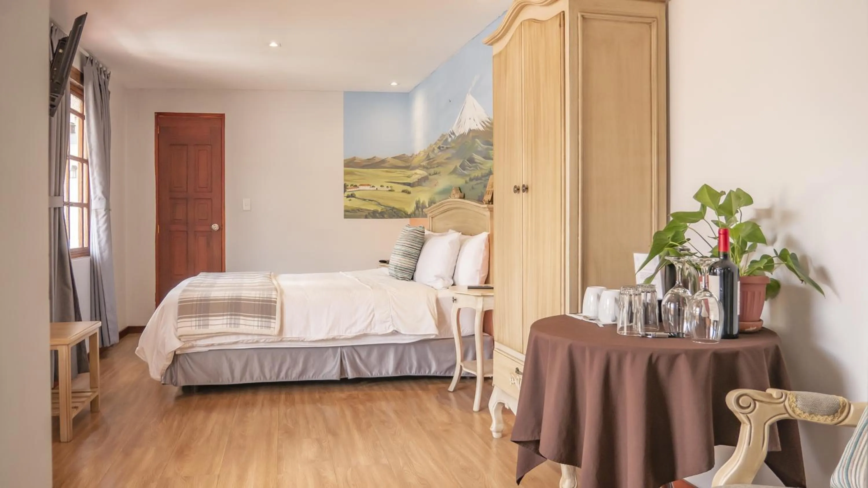 Photo of the whole room, Bed in Boutique Hotel in Quito Hotel Casona 1914