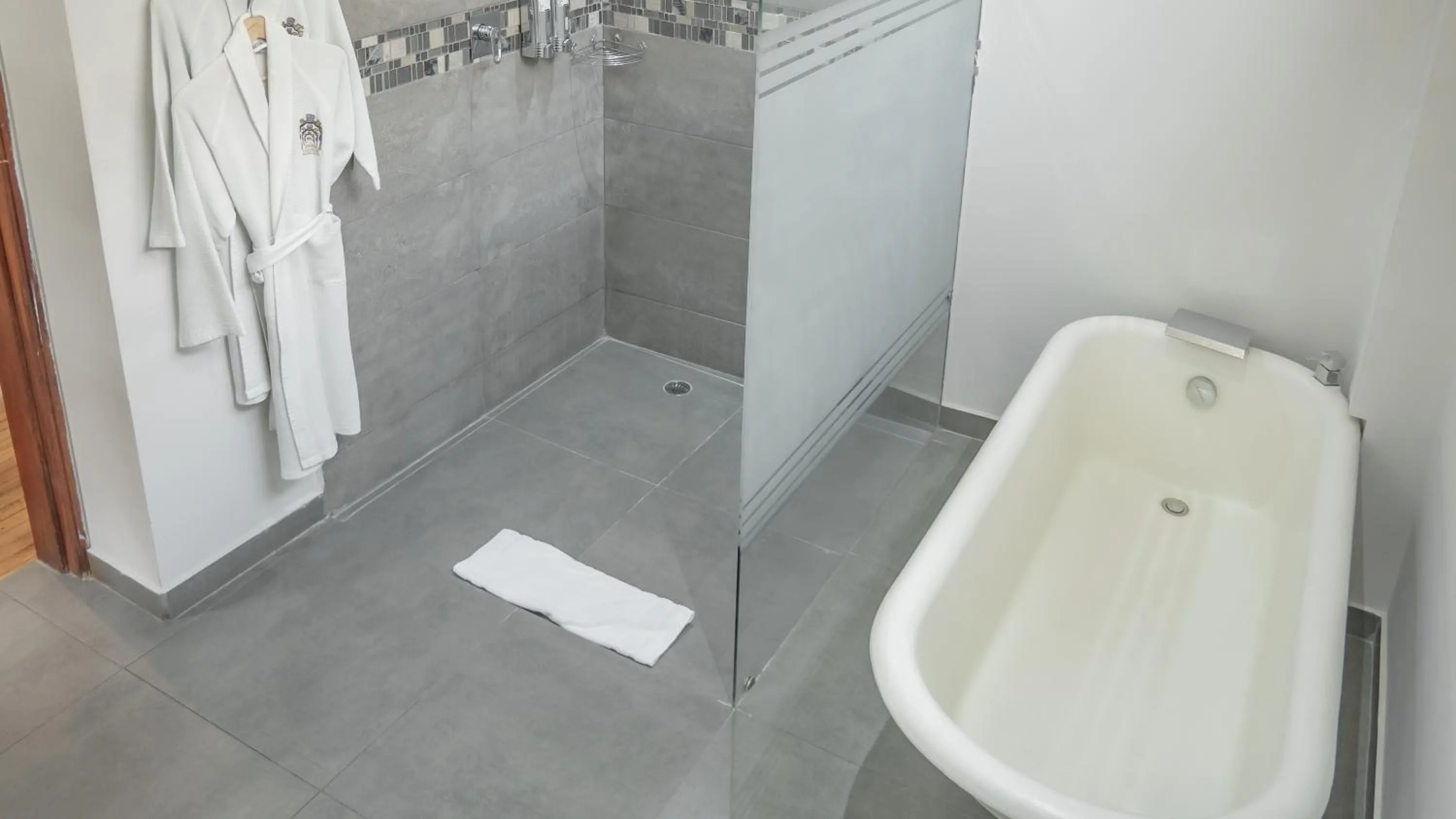 Shower in Boutique Hotel in Quito Hotel Casona 1914