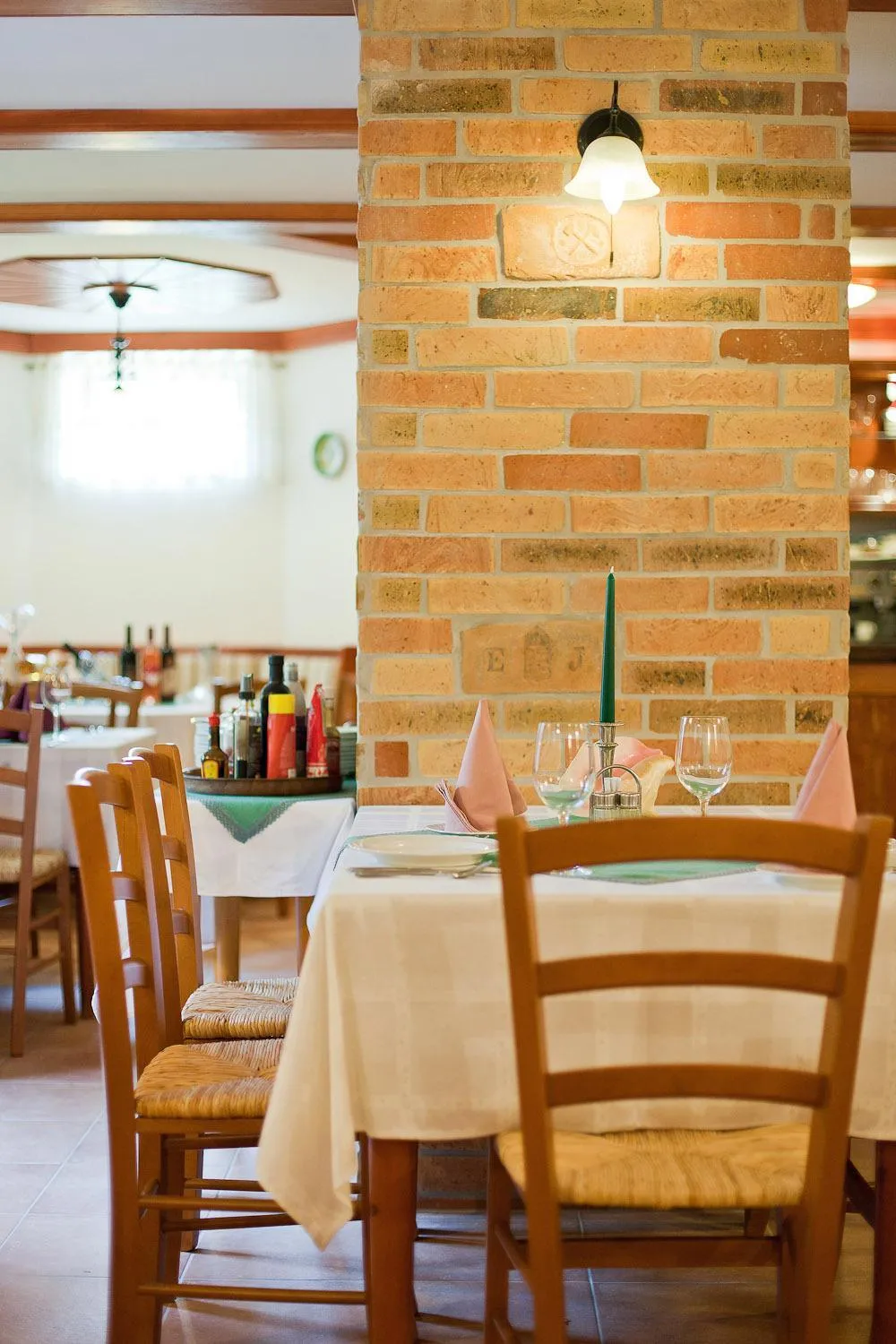 Restaurant/places to eat in Villa Sakura Panzió