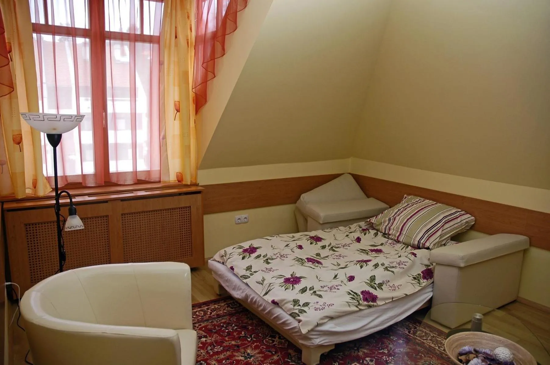 Day, Bed in Villa Sakura Panzió
