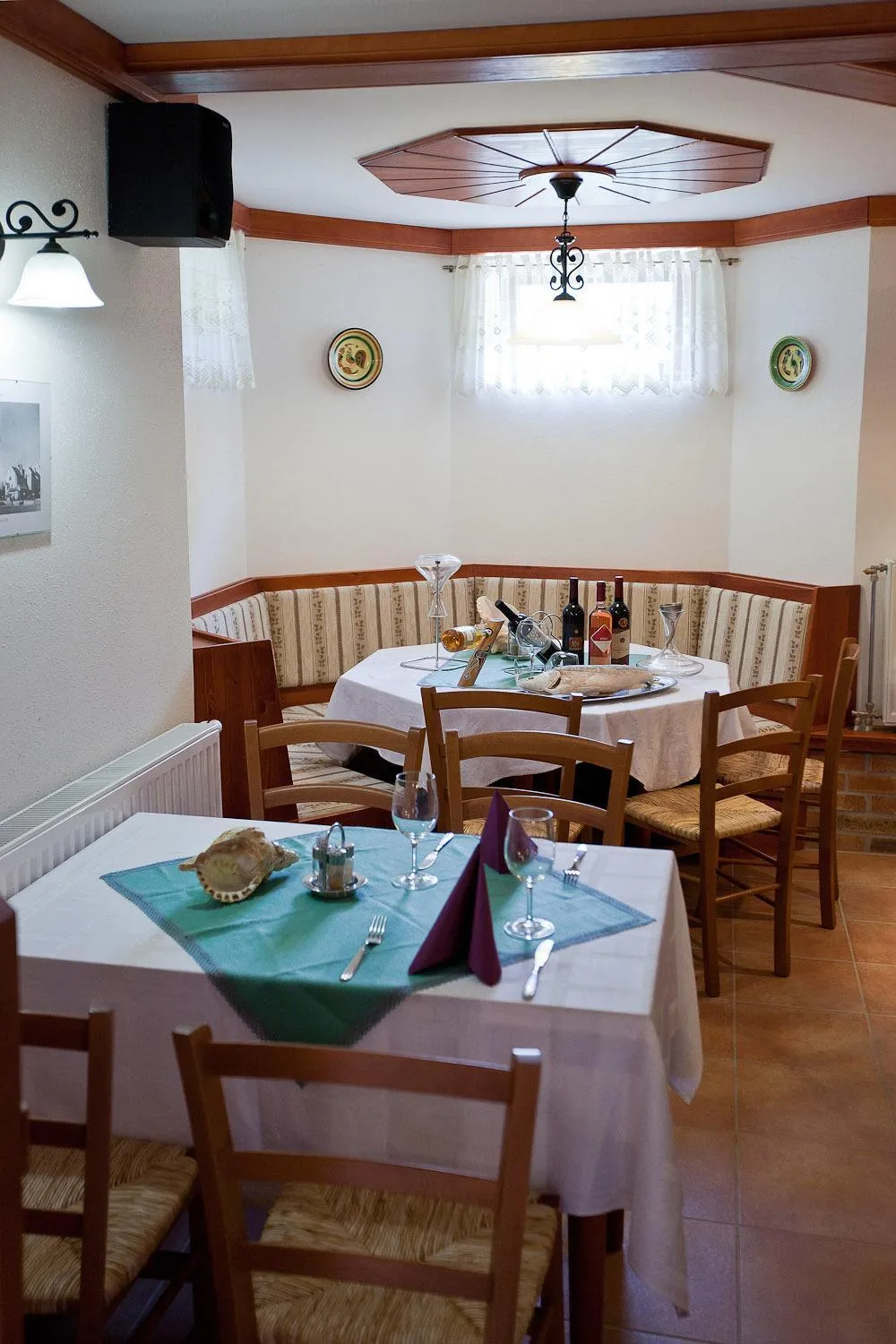 Restaurant/places to eat in Villa Sakura Panzió