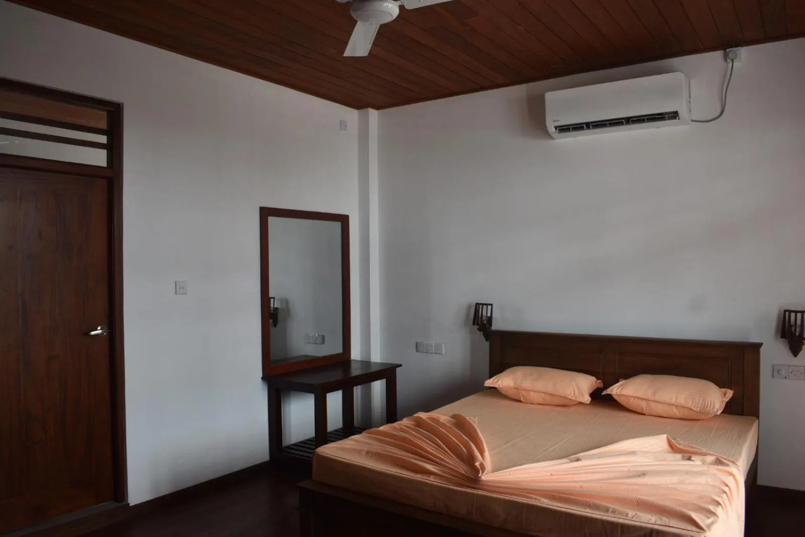 Bed in Hotel Ocean View Cottage