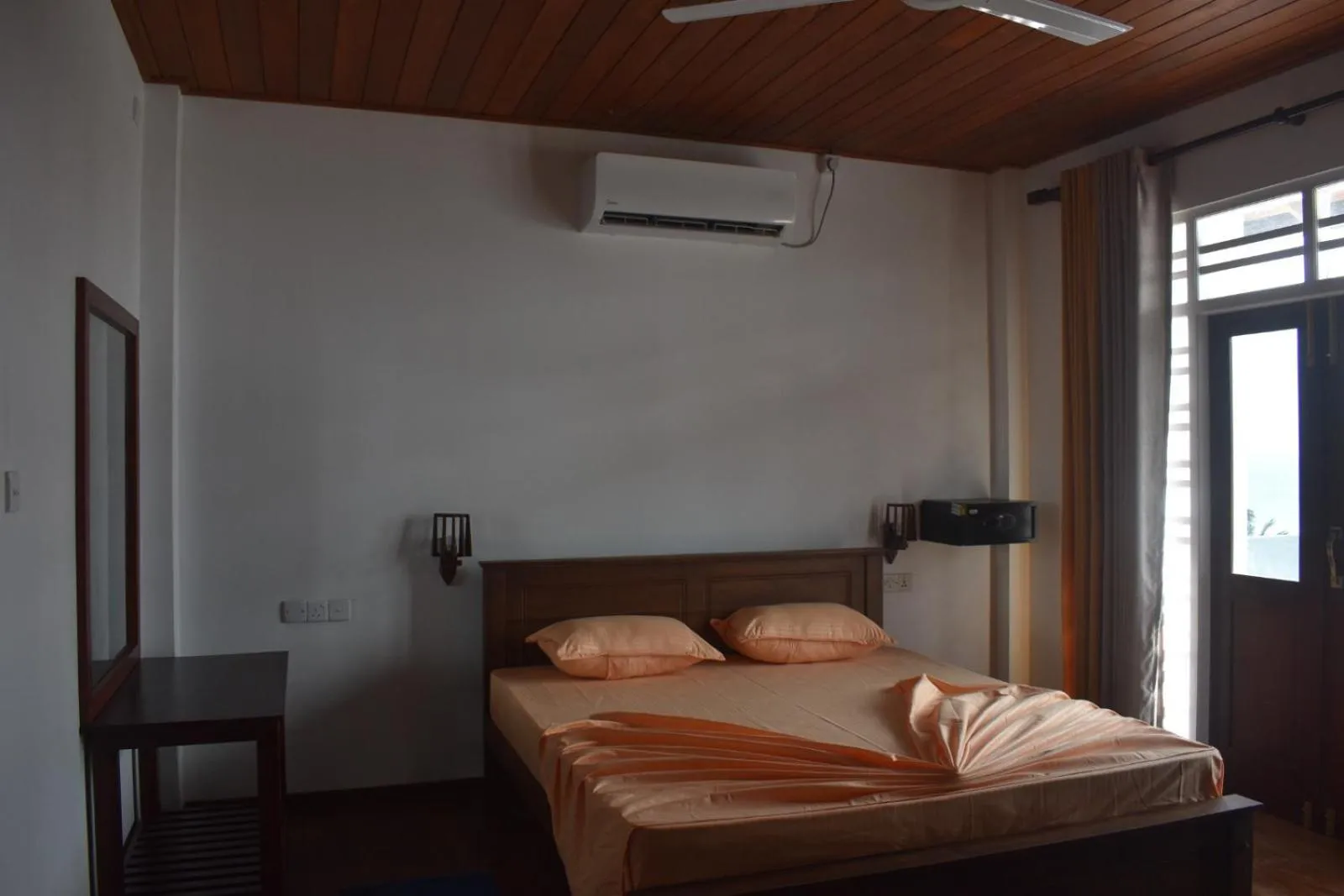 Bed in Hotel Ocean View Cottage