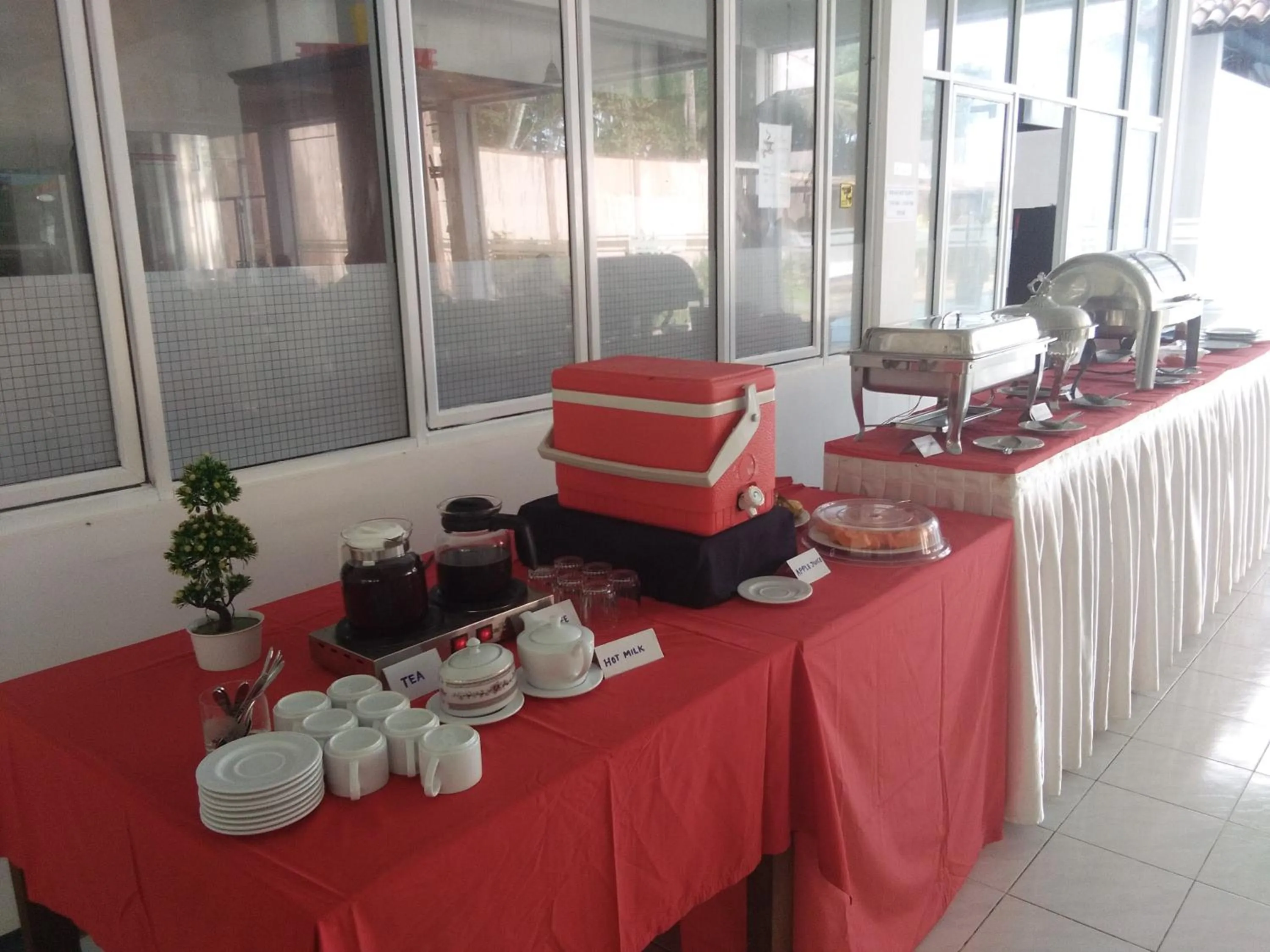 Restaurant/places to eat in Hotel Ocean View Cottage