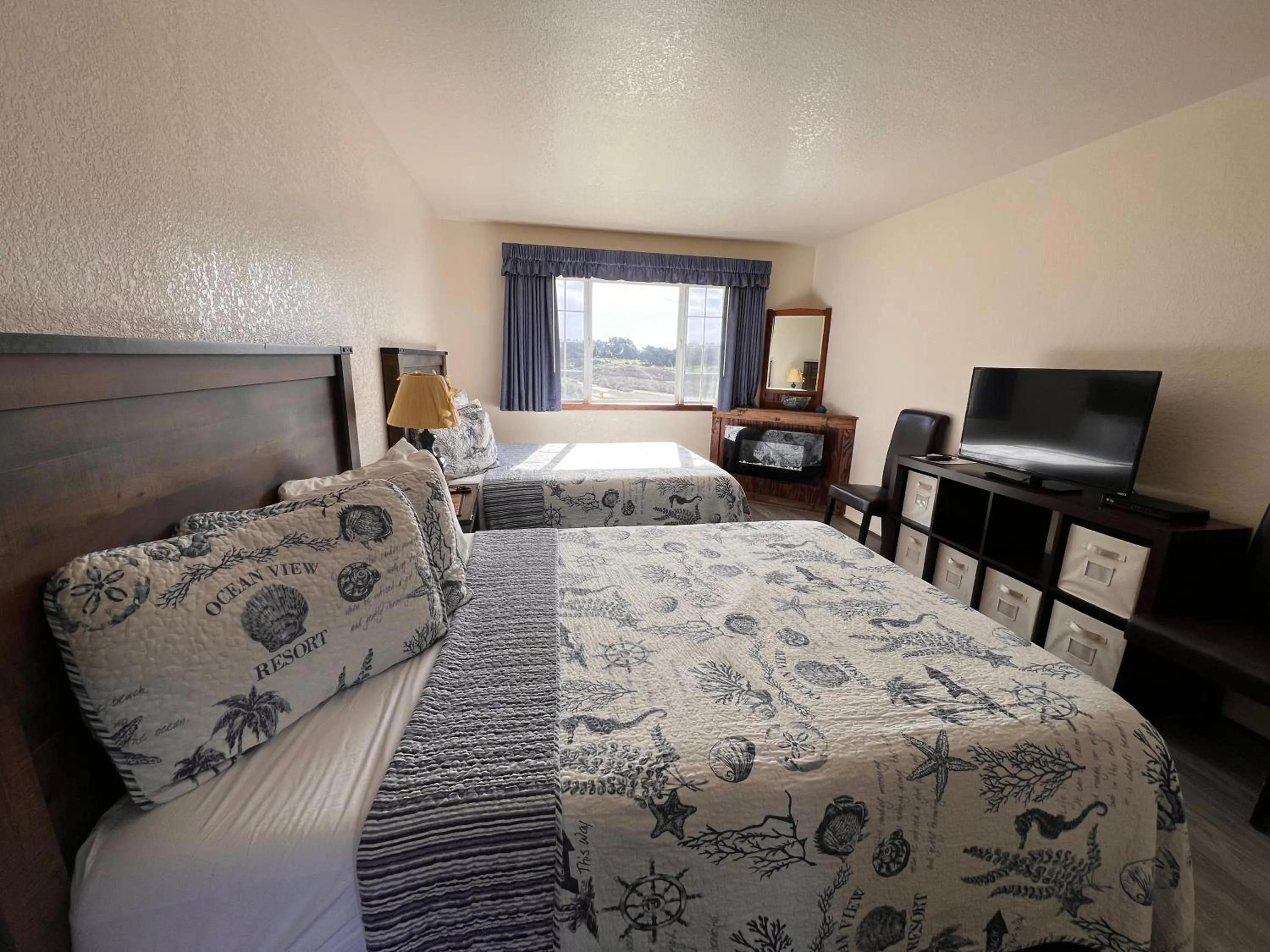 Bed in Gualala Country Inn