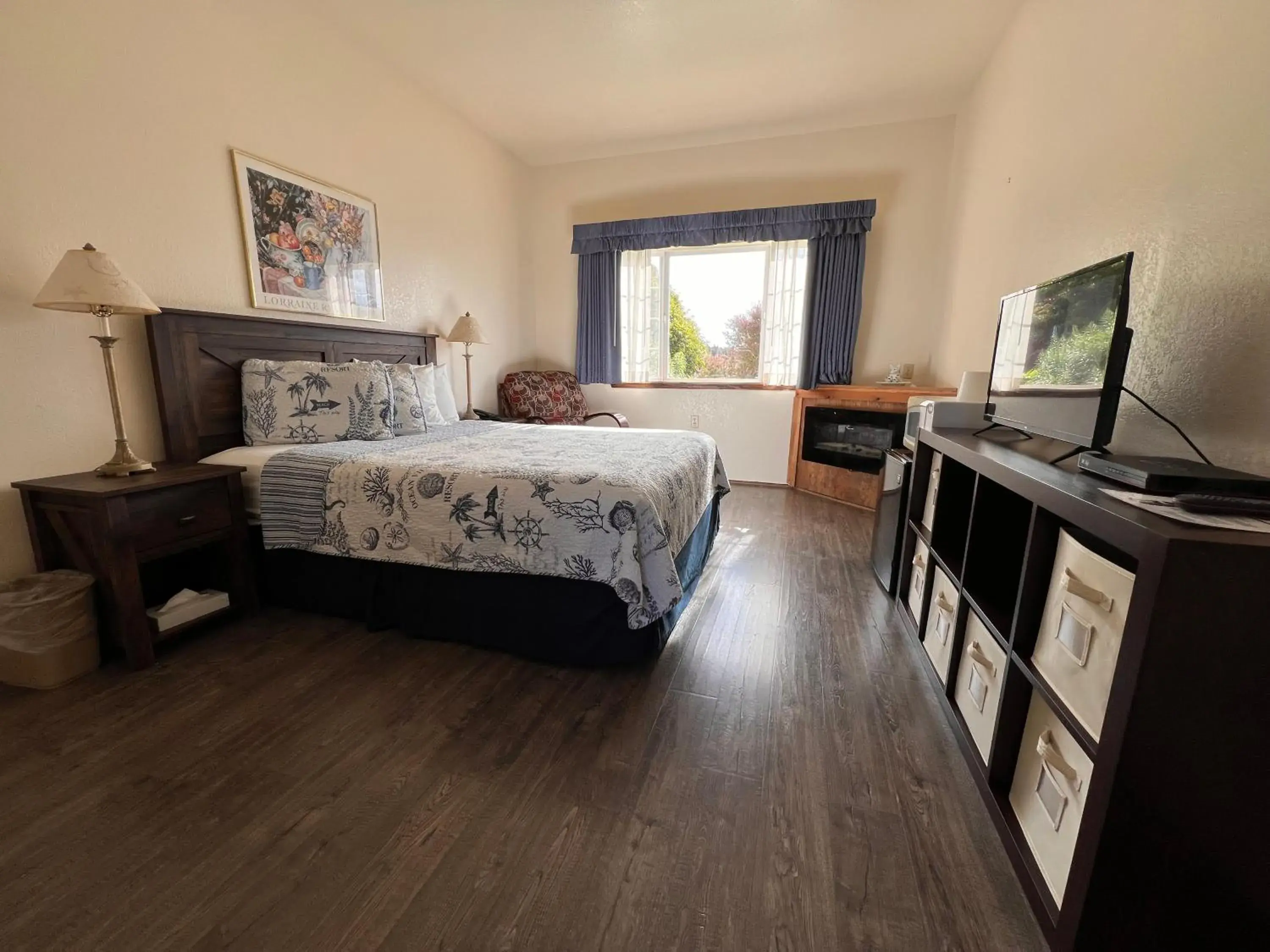 Double Room - Disability Access in Gualala Country Inn Double Room - Disability Access in Gualala Country Inn