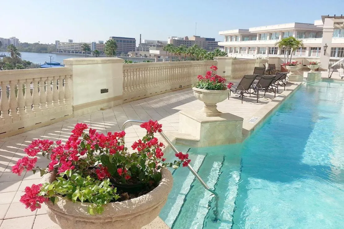Swimming pool in Embassy Suites by Hilton Tampa Downtown Convention Center
