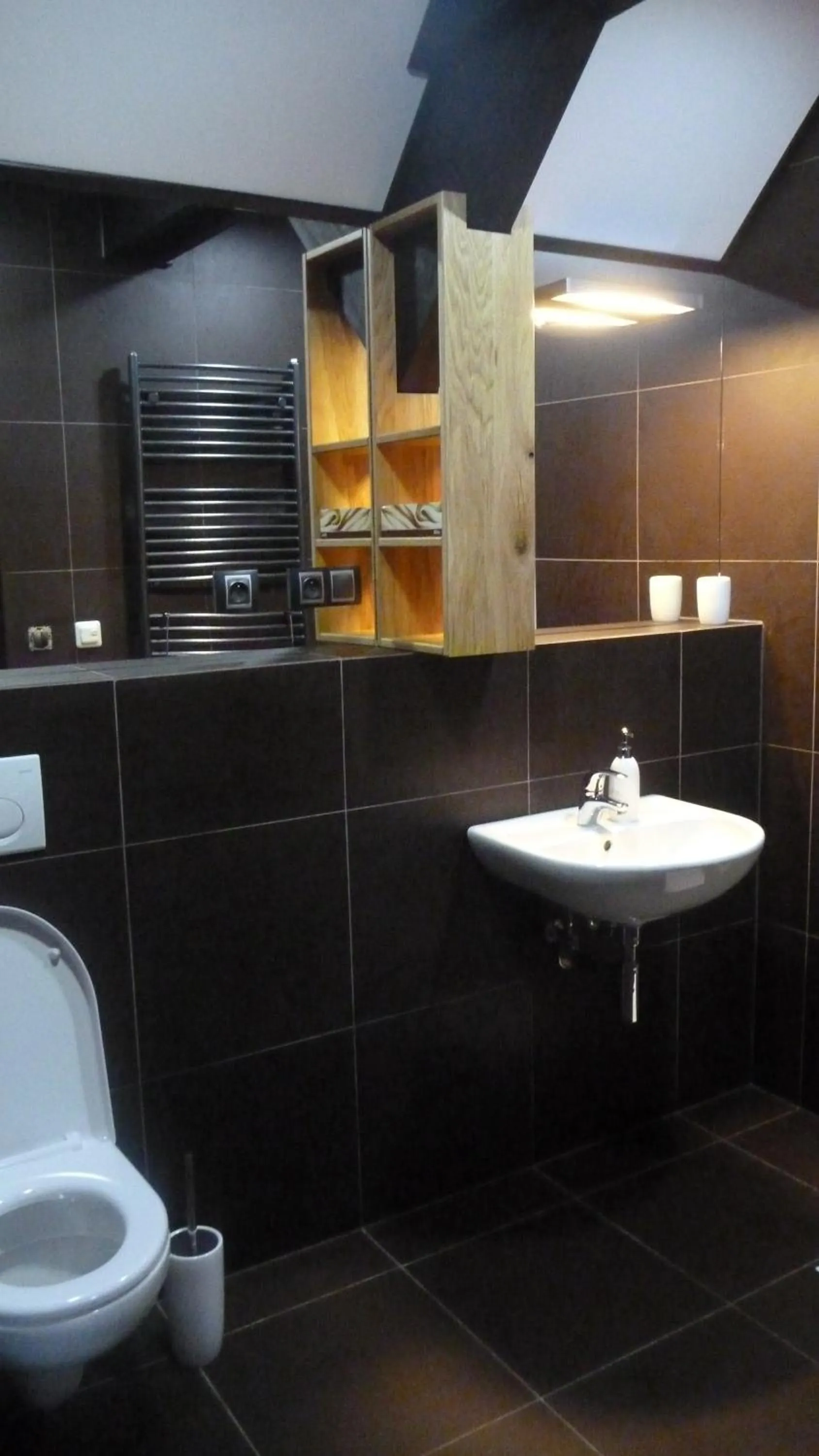 Bathroom in Krakonošova Dílna "WOODHAUS"