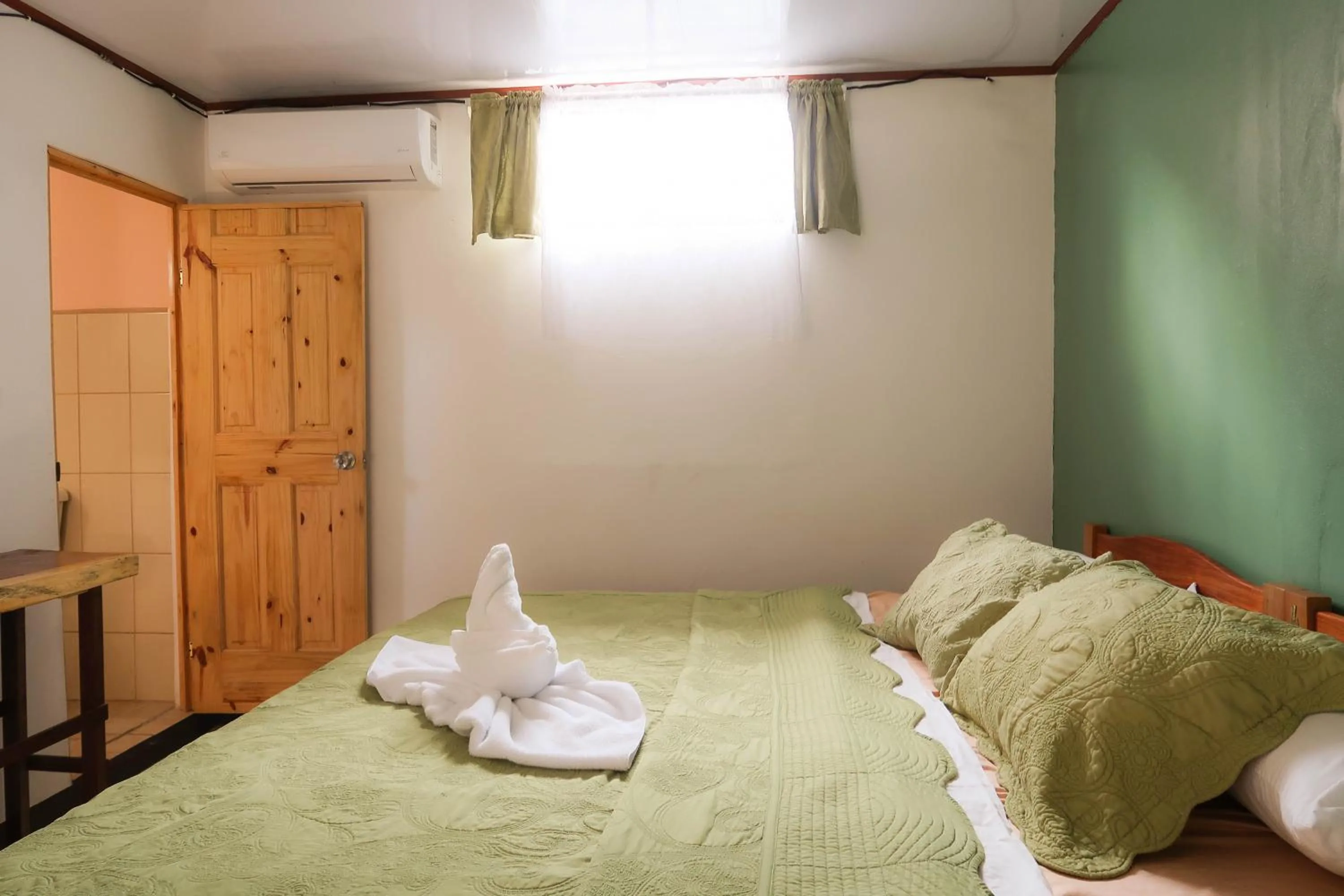 Bed in Hotel Hoja de Oro Corcovado