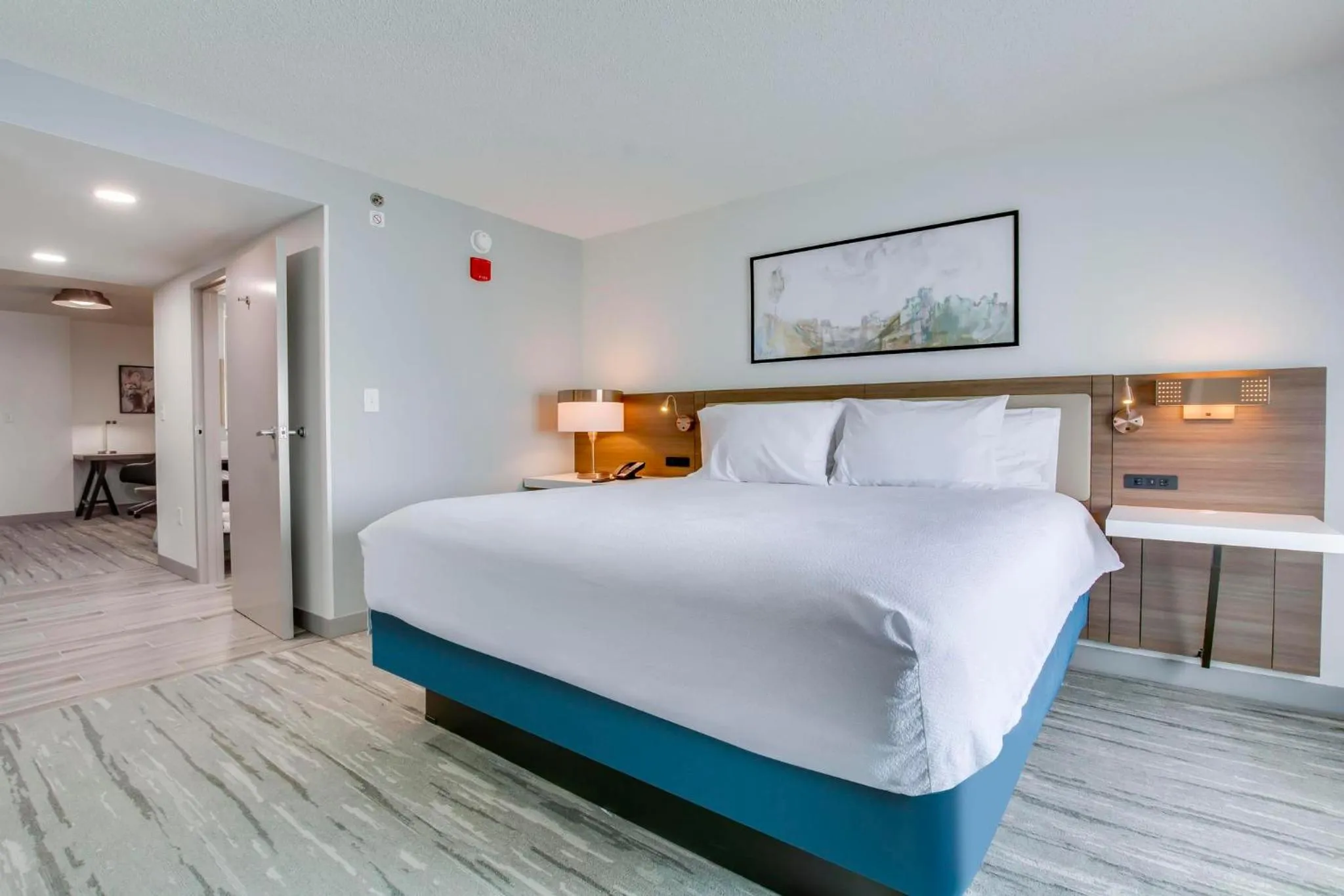 Bed in Hilton Garden Inn Louisville Airport