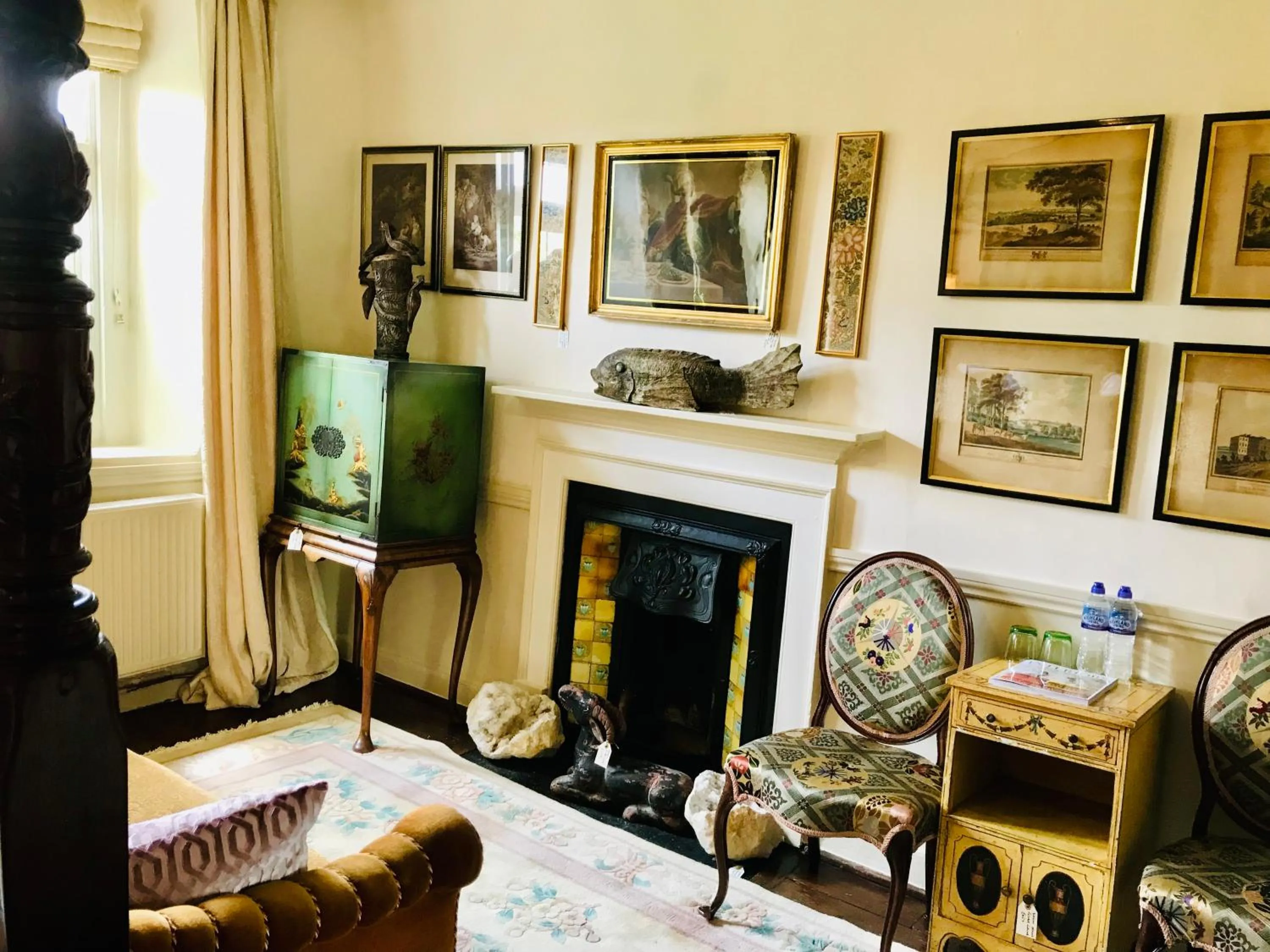 Bedroom in Buscot Manor