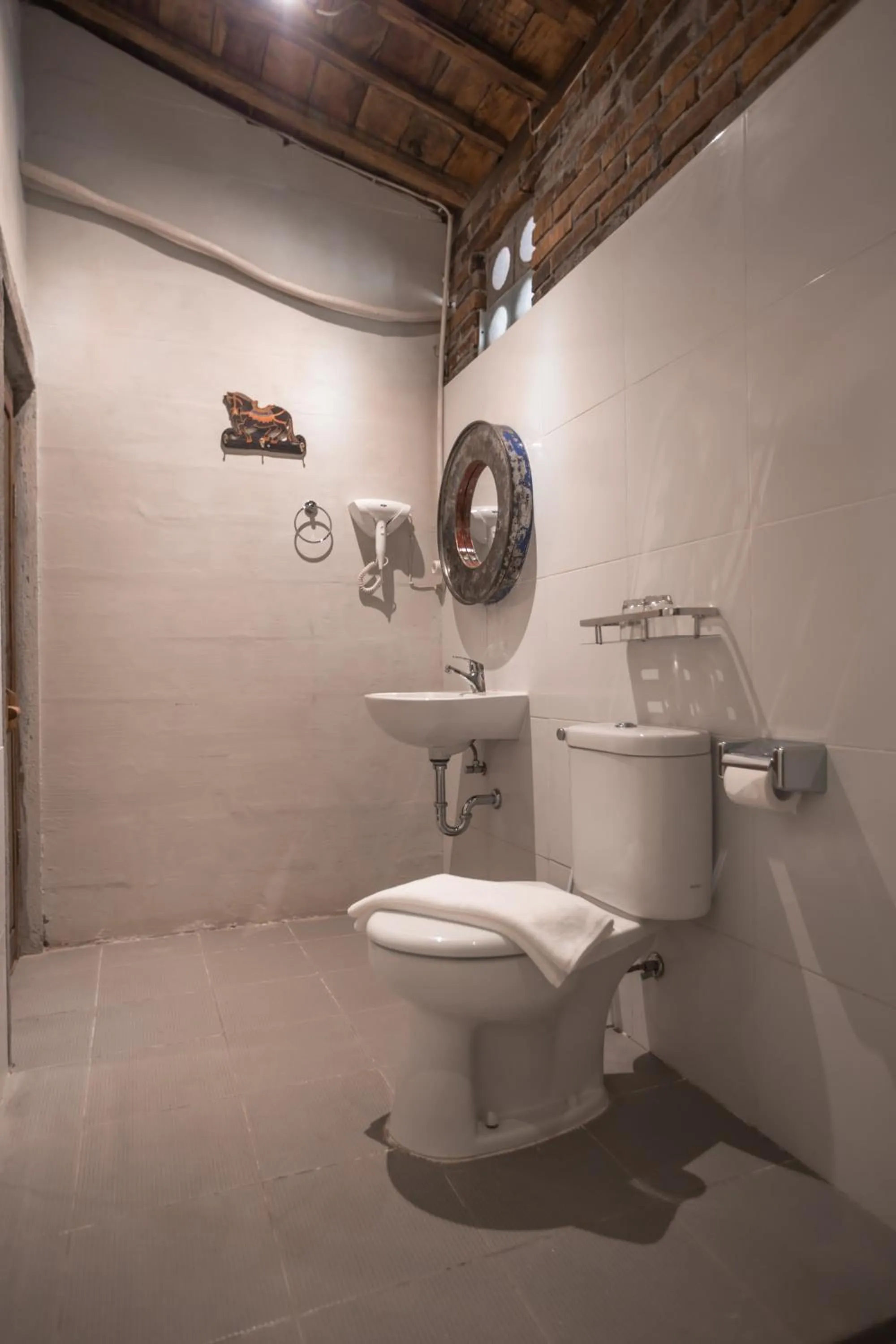 Bathroom in Kampung Lawasan Heritage Cottage