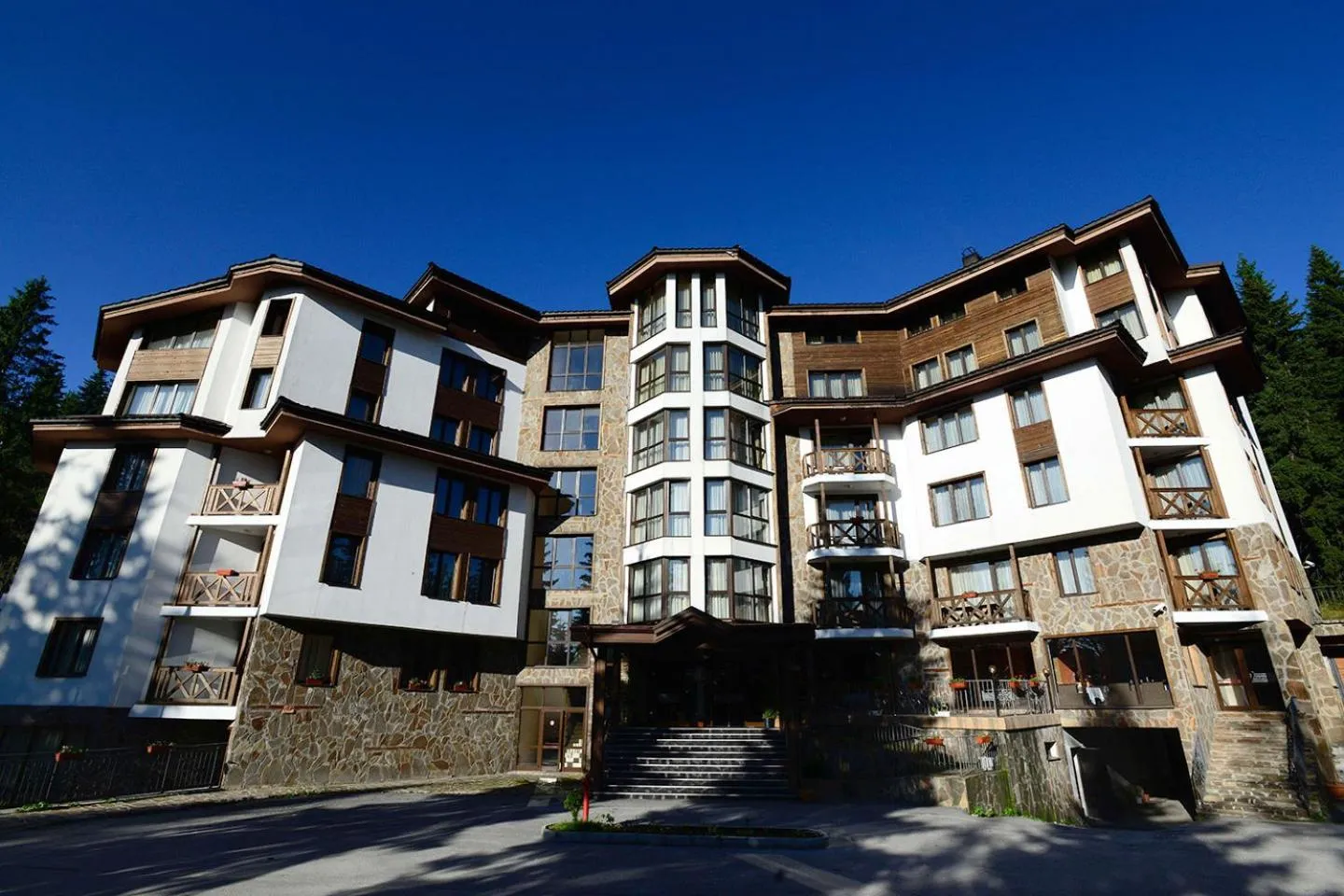 Property building in Hotel Mursalitsa by HMG - Half board