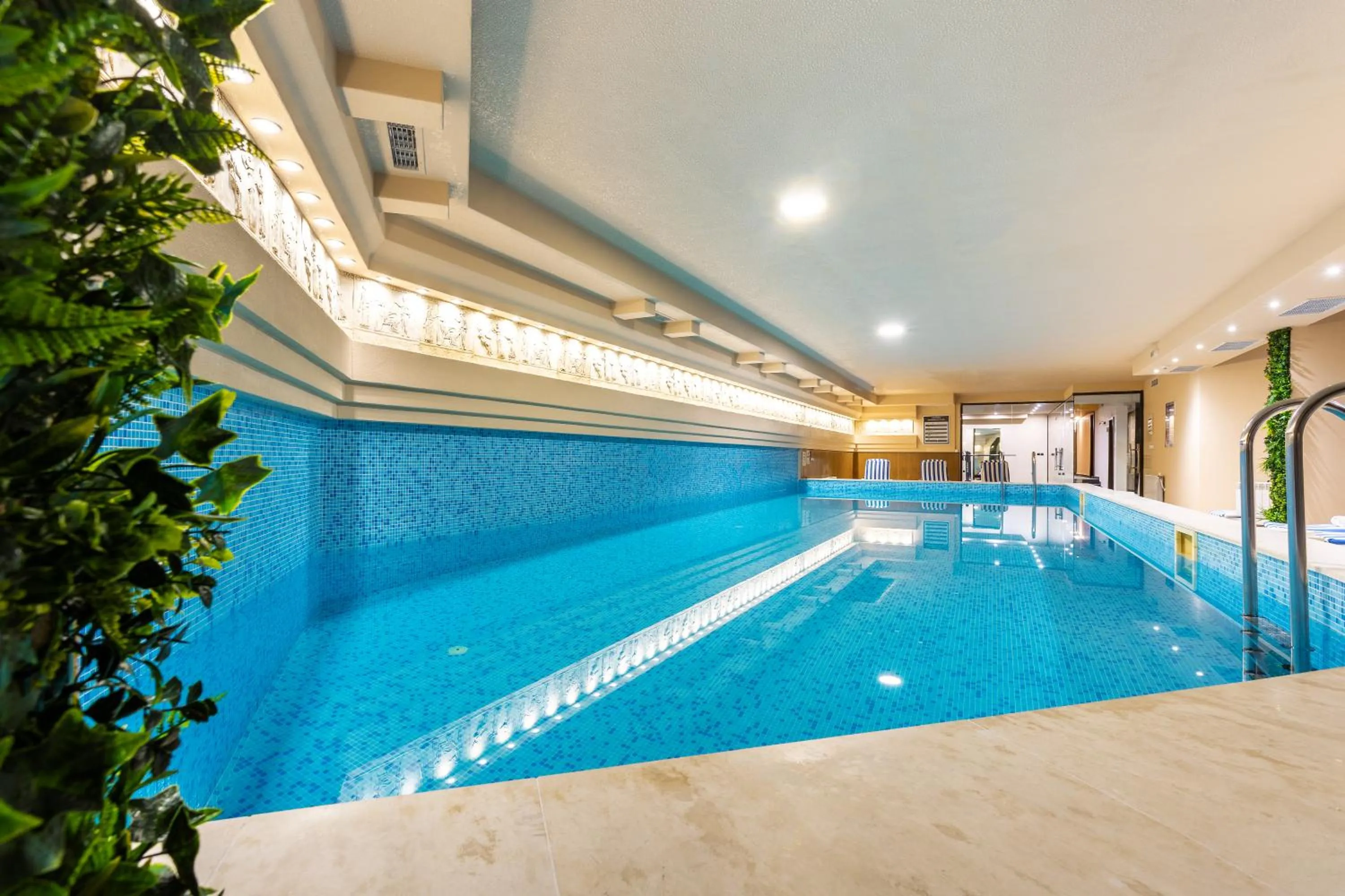 Swimming pool in Hotel Mursalitsa by HMG - Half board