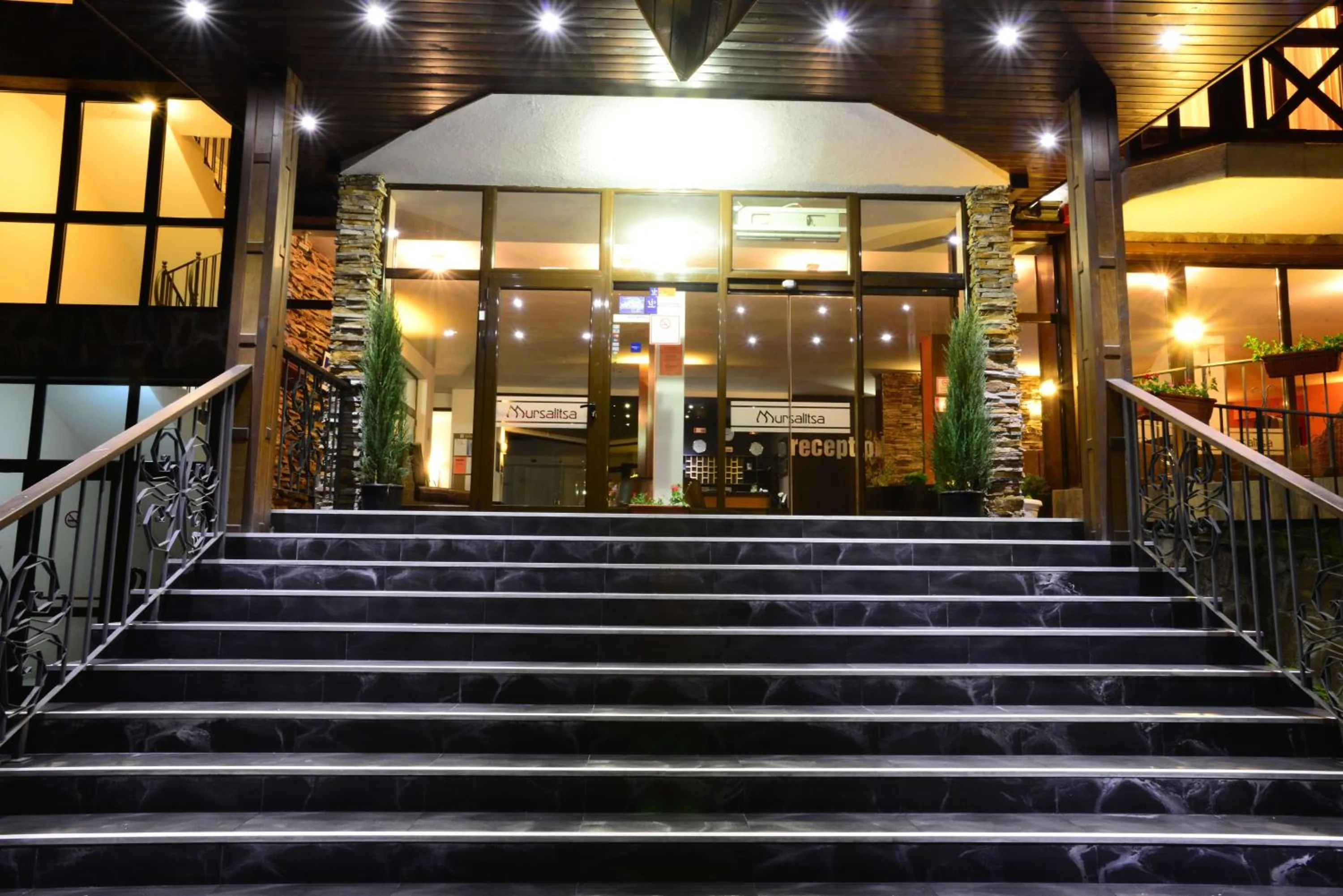 Facade/entrance in Hotel Mursalitsa by HMG - Half board