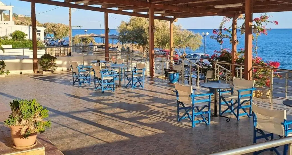 Restaurant/places to eat in Triton Authentic Cretan Hotel