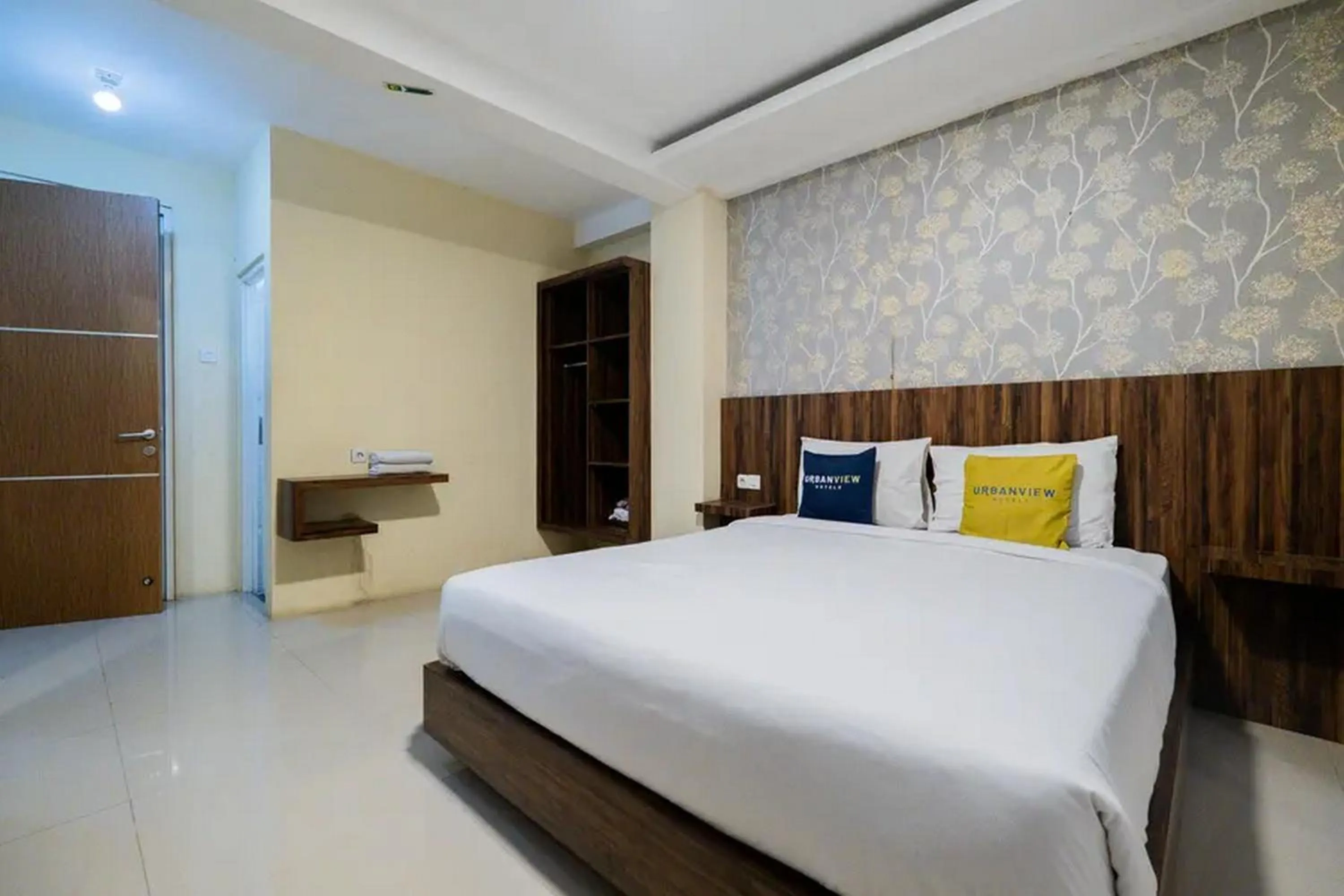 Bed in Urbanview Hotel Omah Anin Batu by RedDoorz