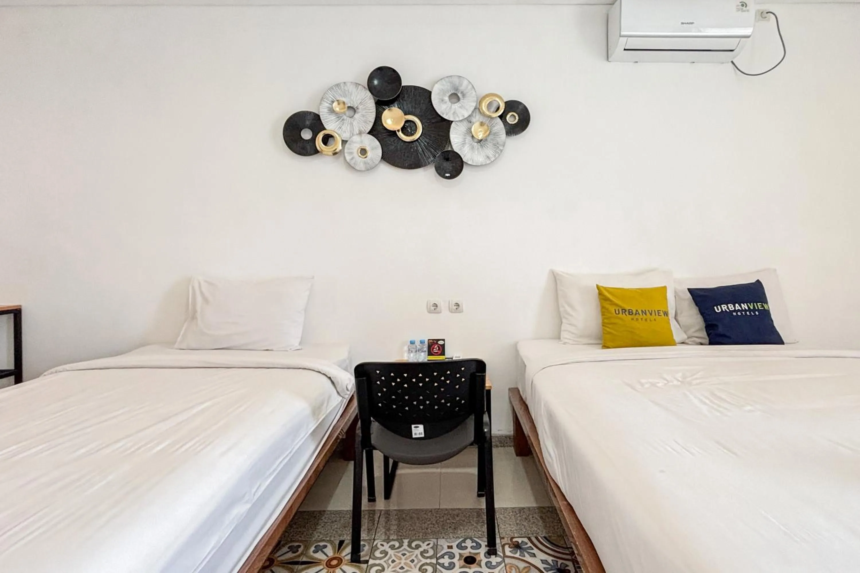 Bedroom, Bed in Urbanview Hotel Omah Anin Batu by RedDoorz