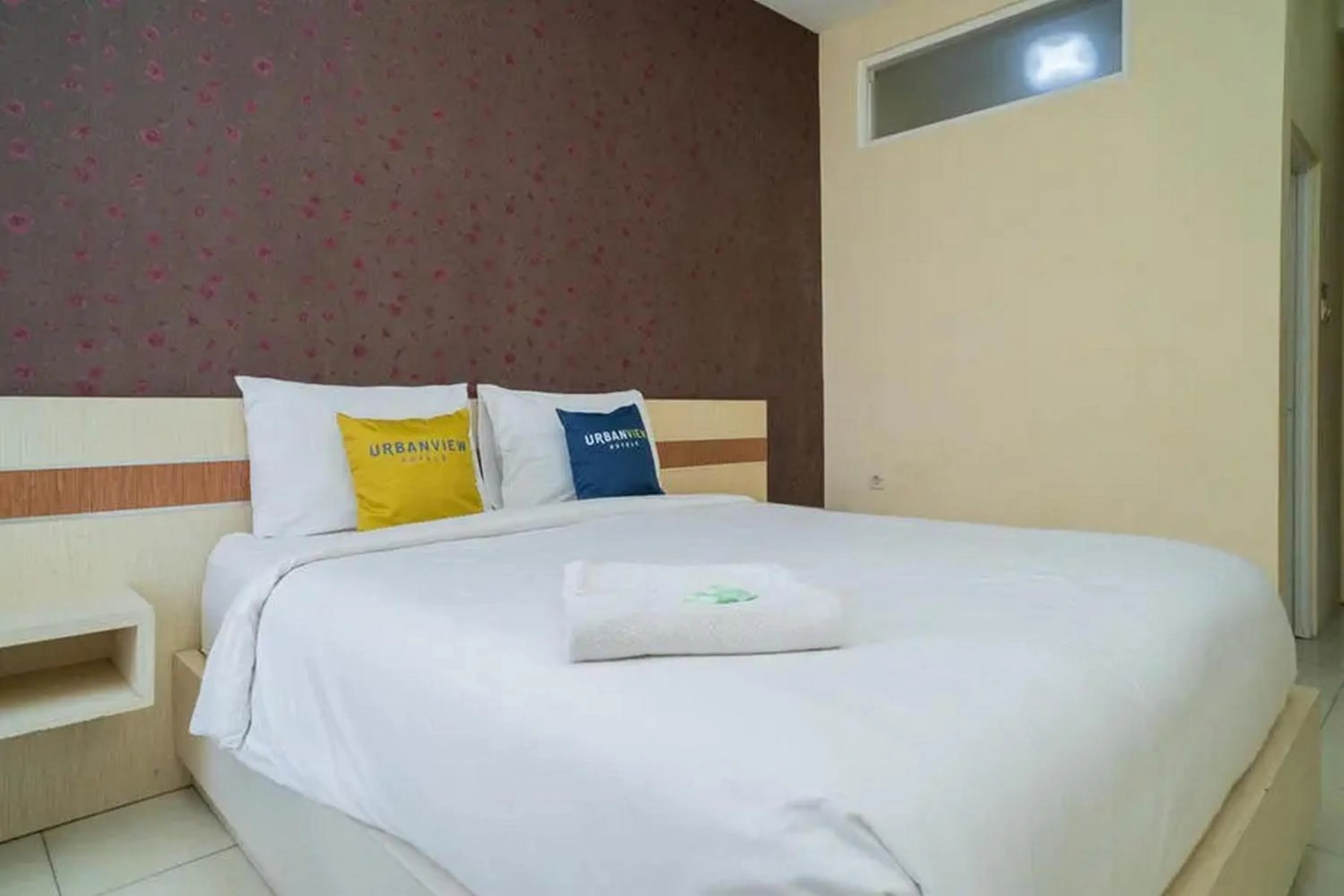 Bed in Urbanview Hotel Omah Anin Batu by RedDoorz