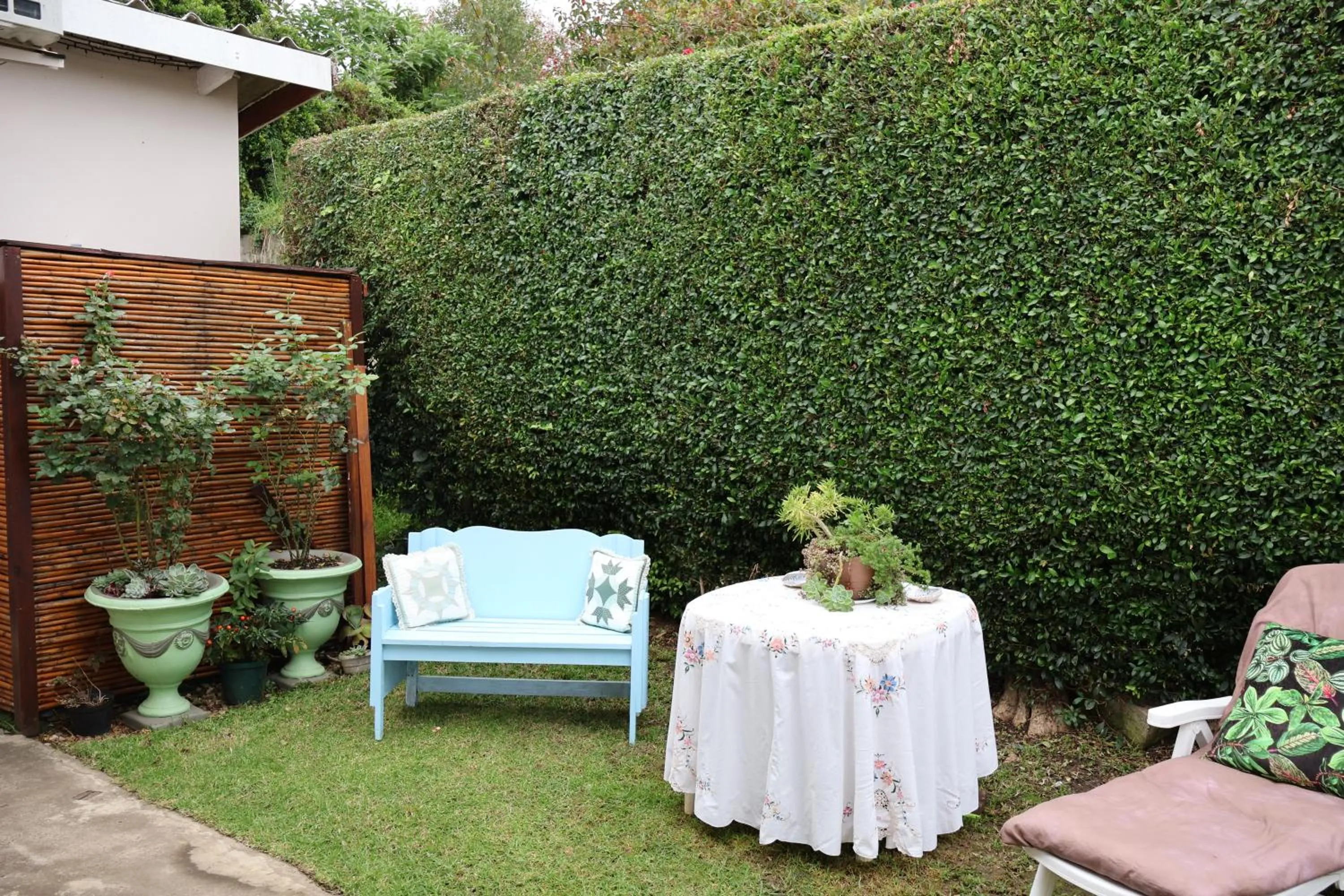 Seating area in Aalkie's Dream