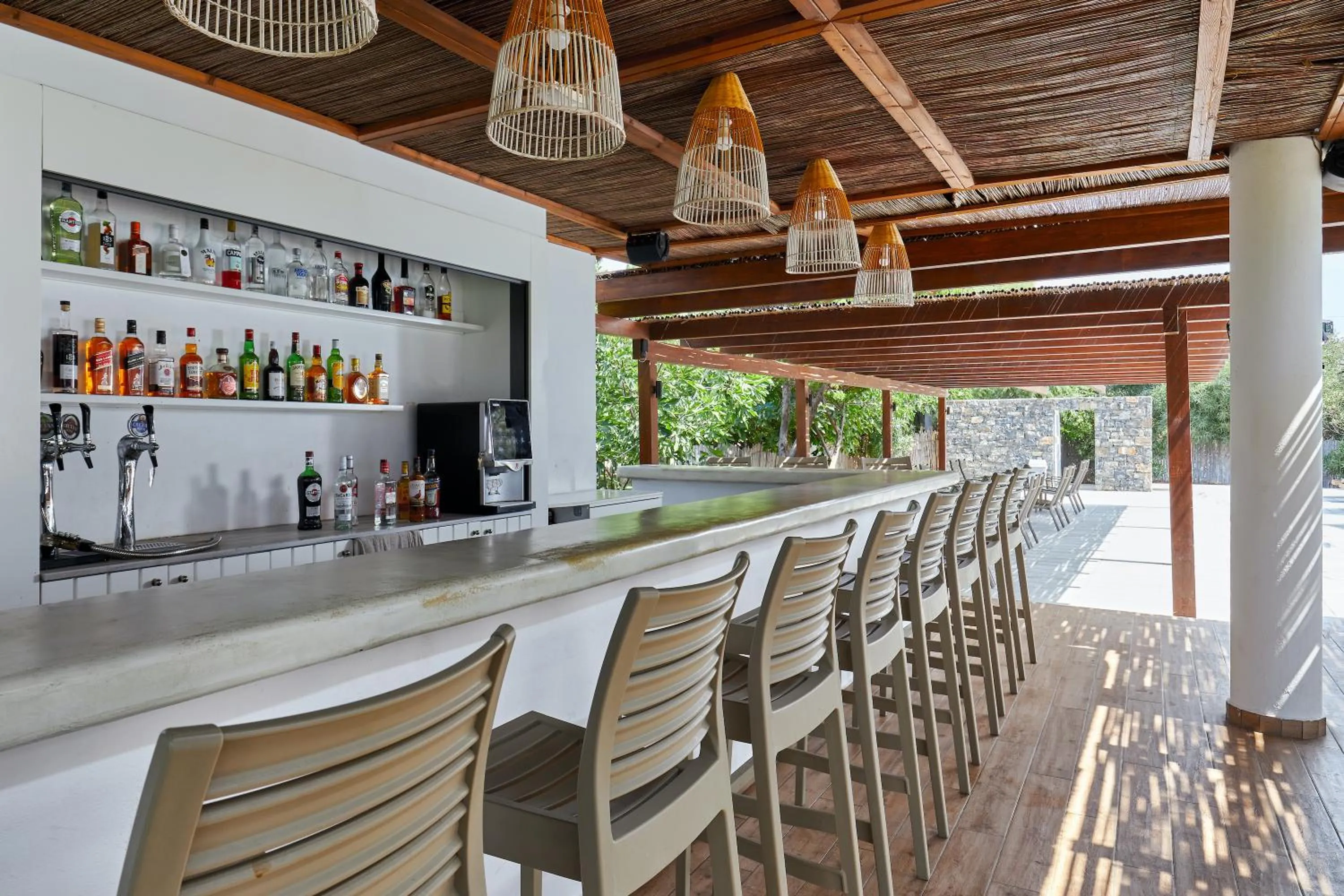 Lounge or bar in Sentido Amounda Bay