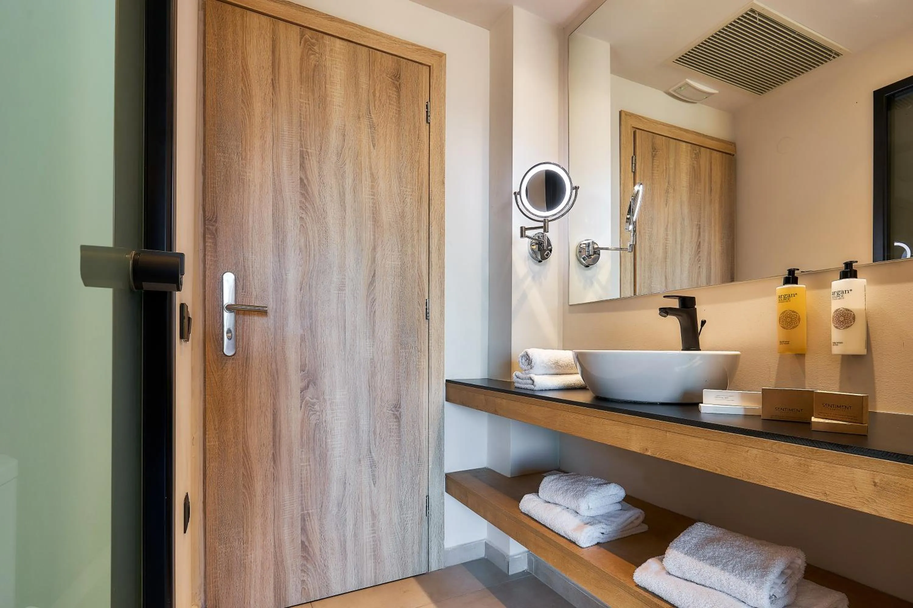 Bathroom in Sentido Amounda Bay