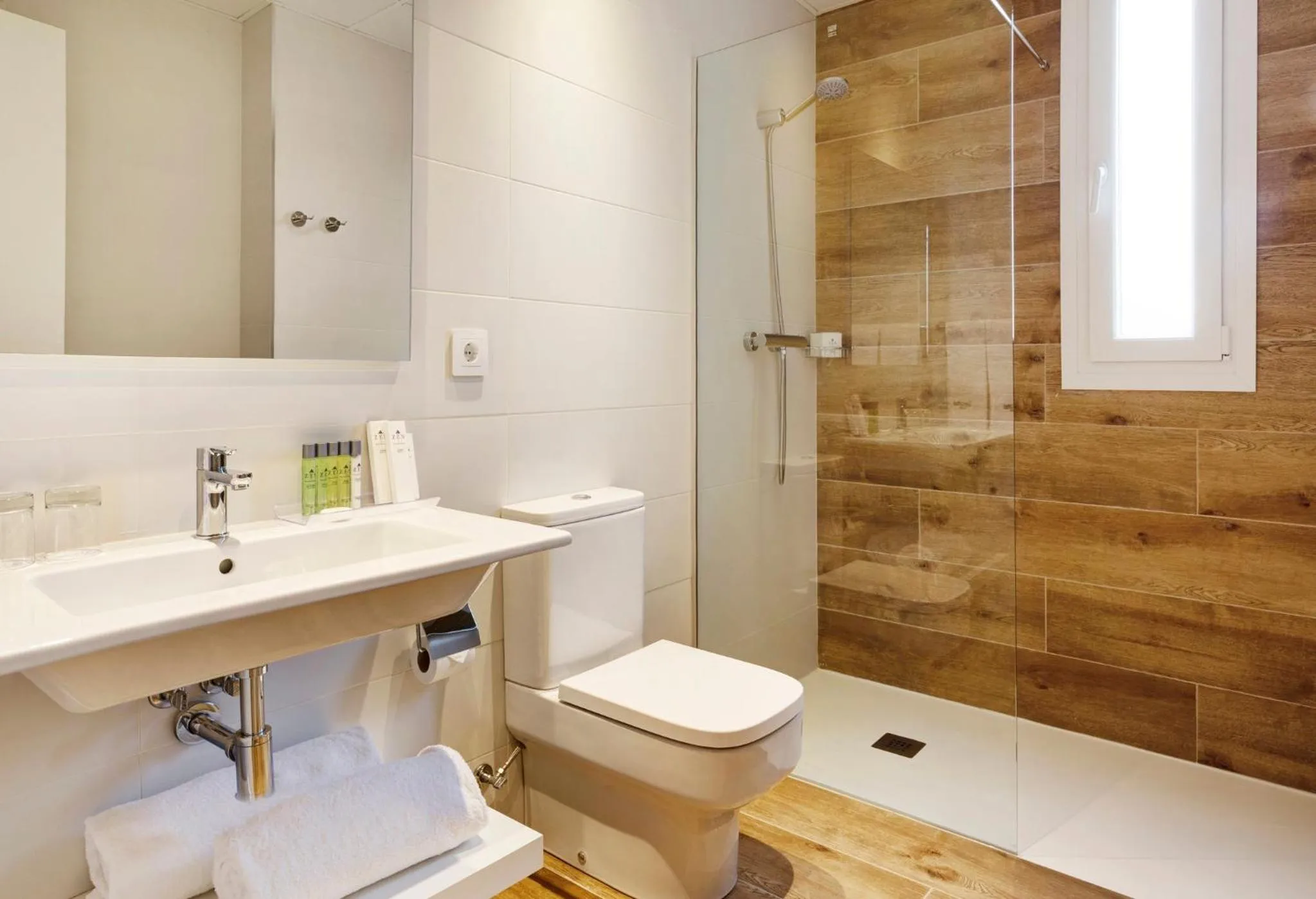 Bathroom in Sercotel Logroño Suites