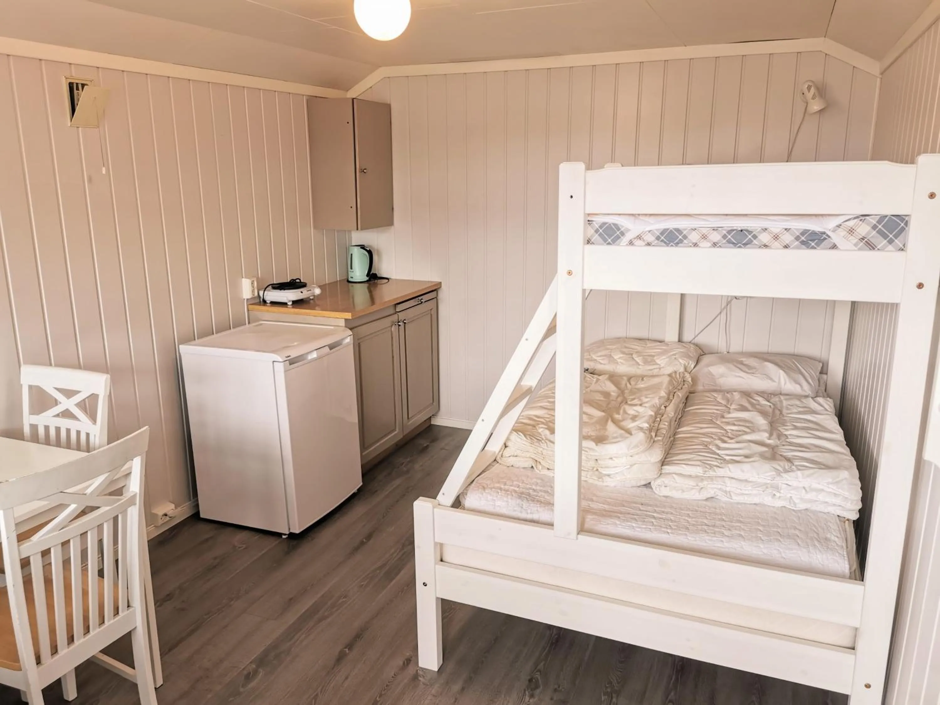 bunk bed, Bed in Sveastranda Camping