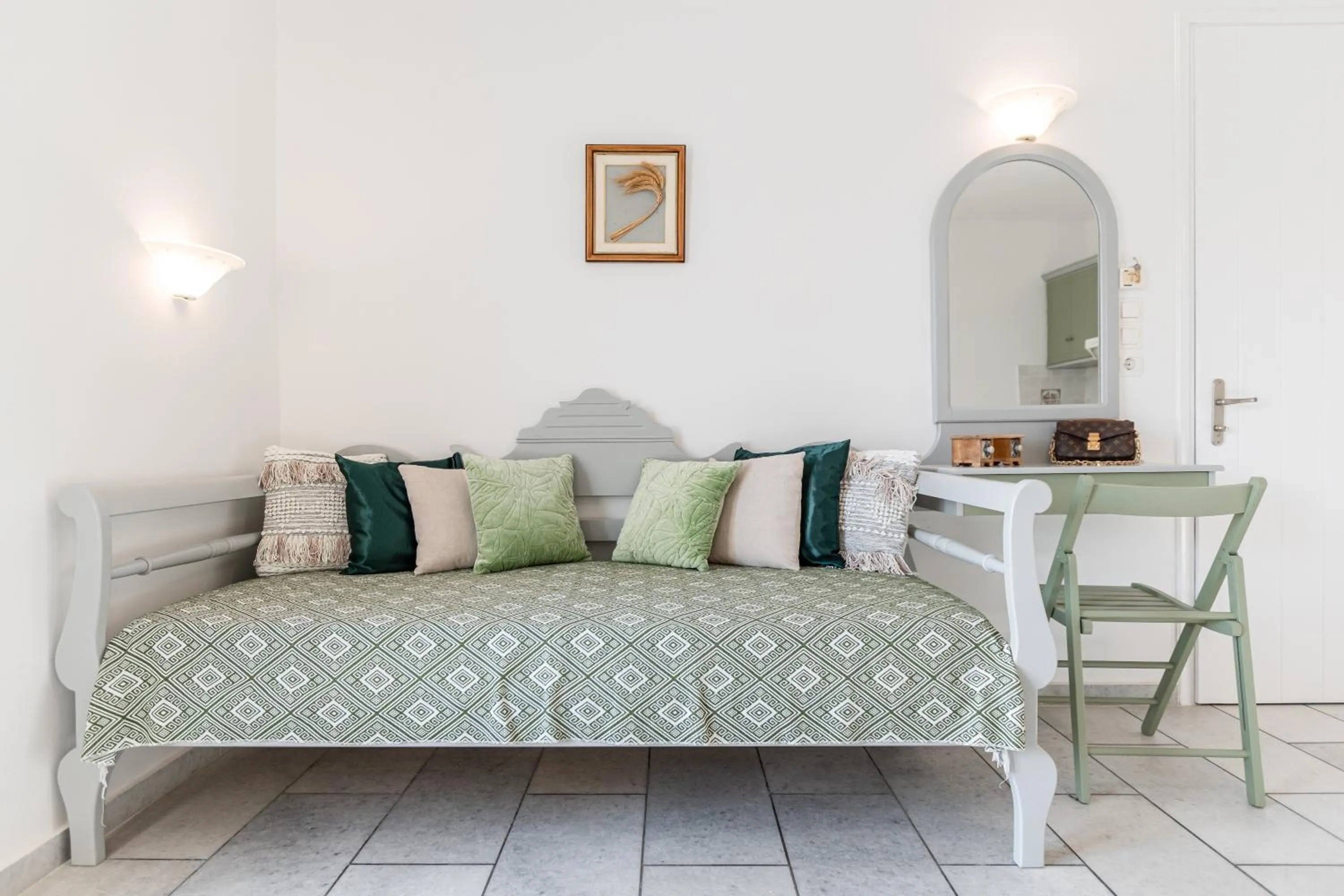 Staff, Bed in Birbas Hotel