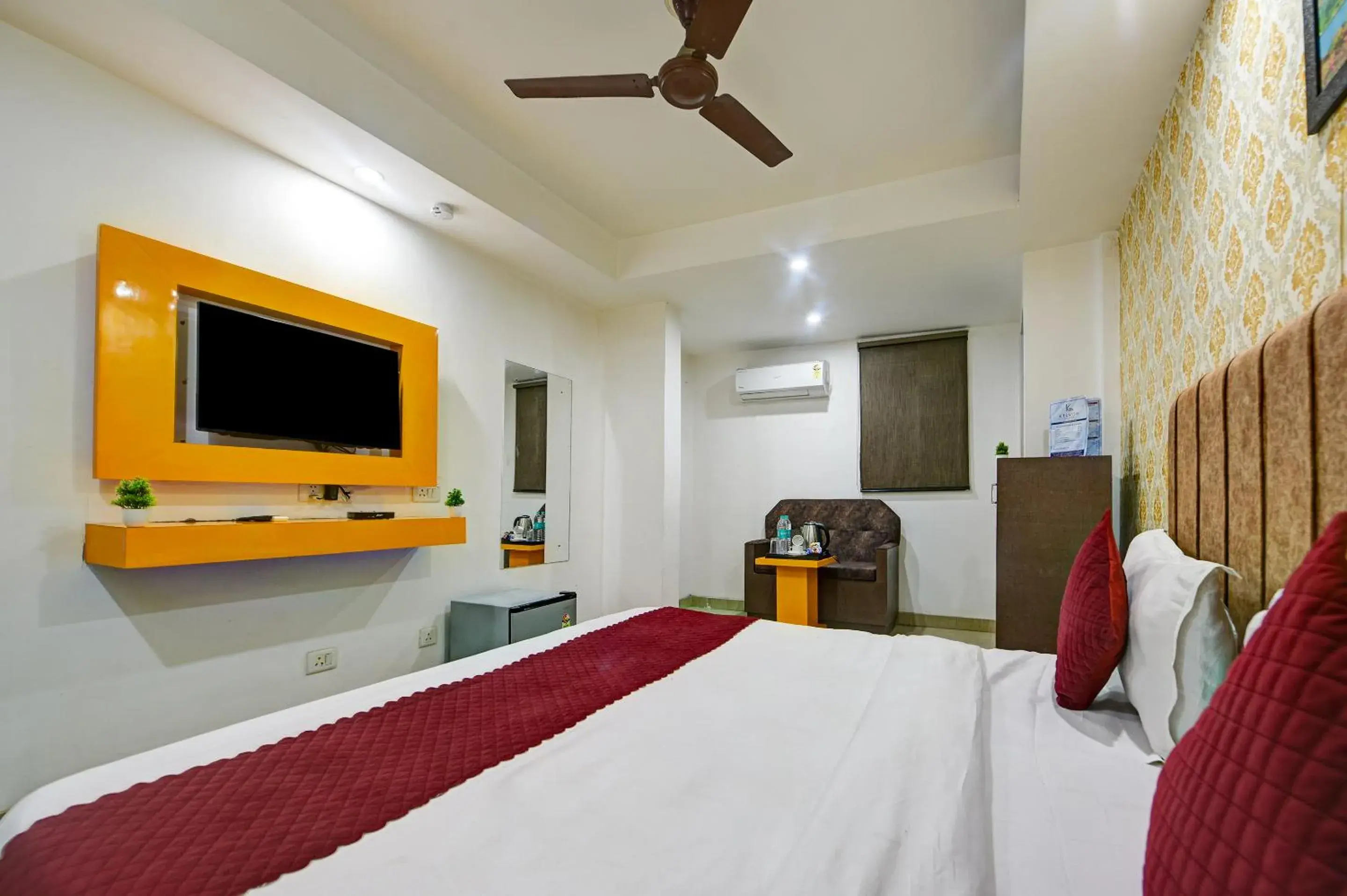 Large Double Room in Kelvish Hotel- Delhi Airport Large Double Room in Kelvish Hotel- Delhi Airport