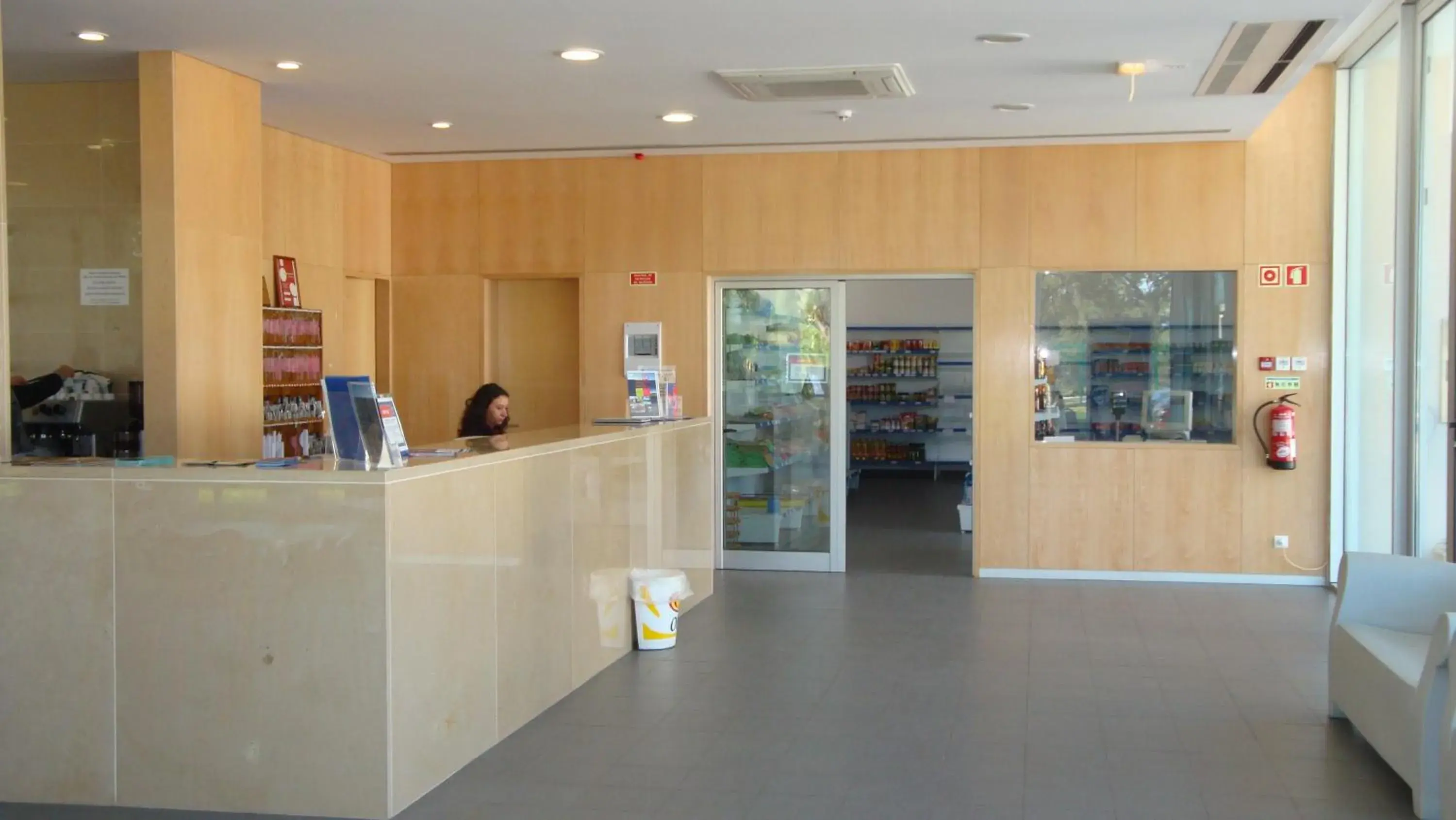 Lobby or reception in Parque de Campismo Orbitur Montargil Lobby or reception in Parque de Campismo Orbitur Montargil