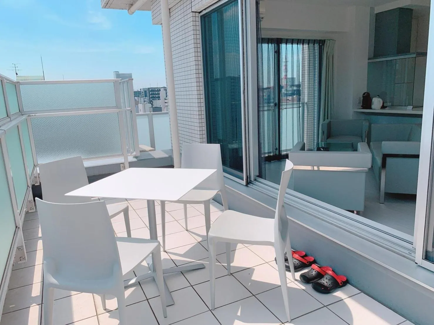 Photo of the whole room in PG Kuromon