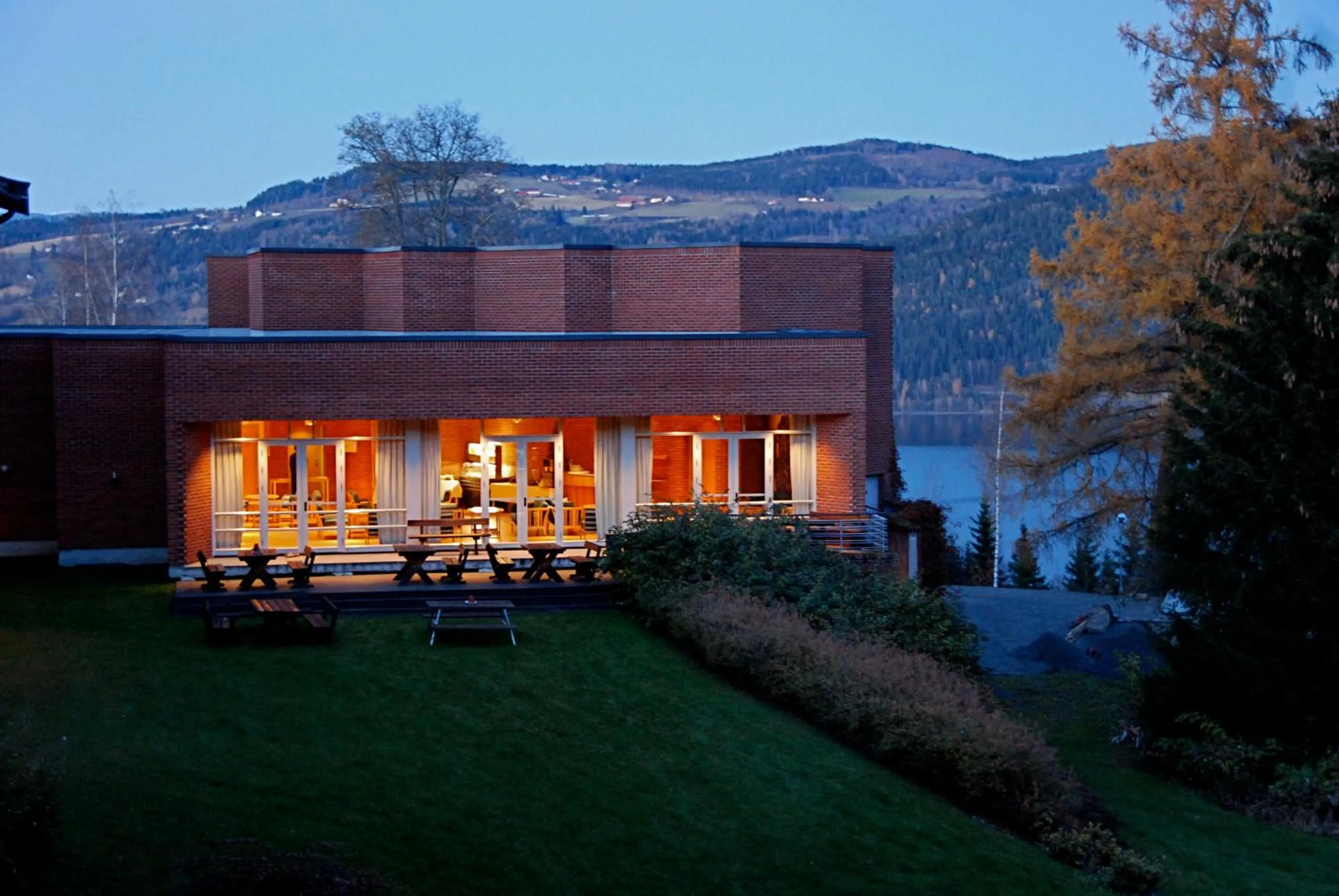 Property building in Honne Hotell