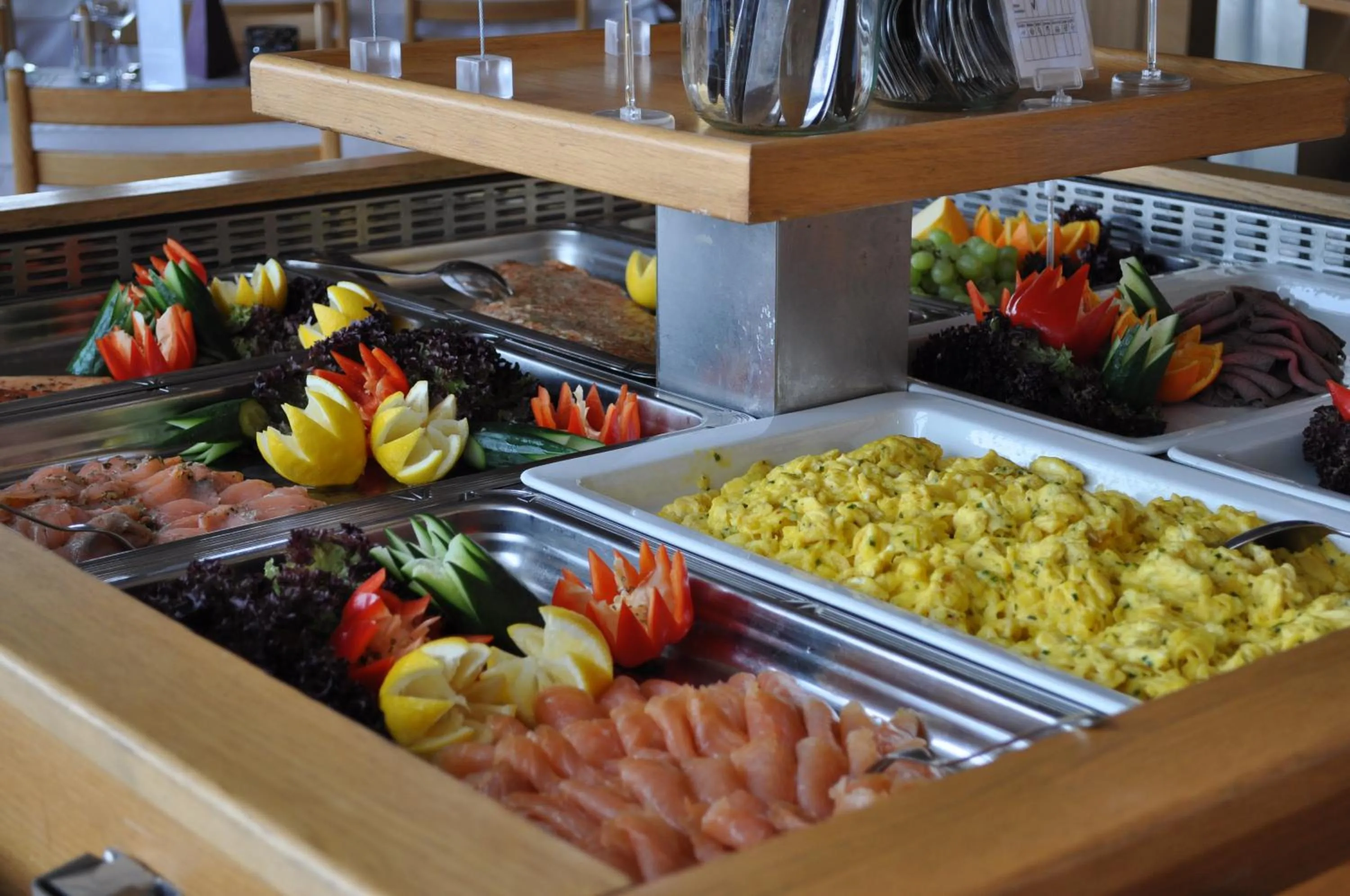 Restaurant/places to eat in Honne Hotell