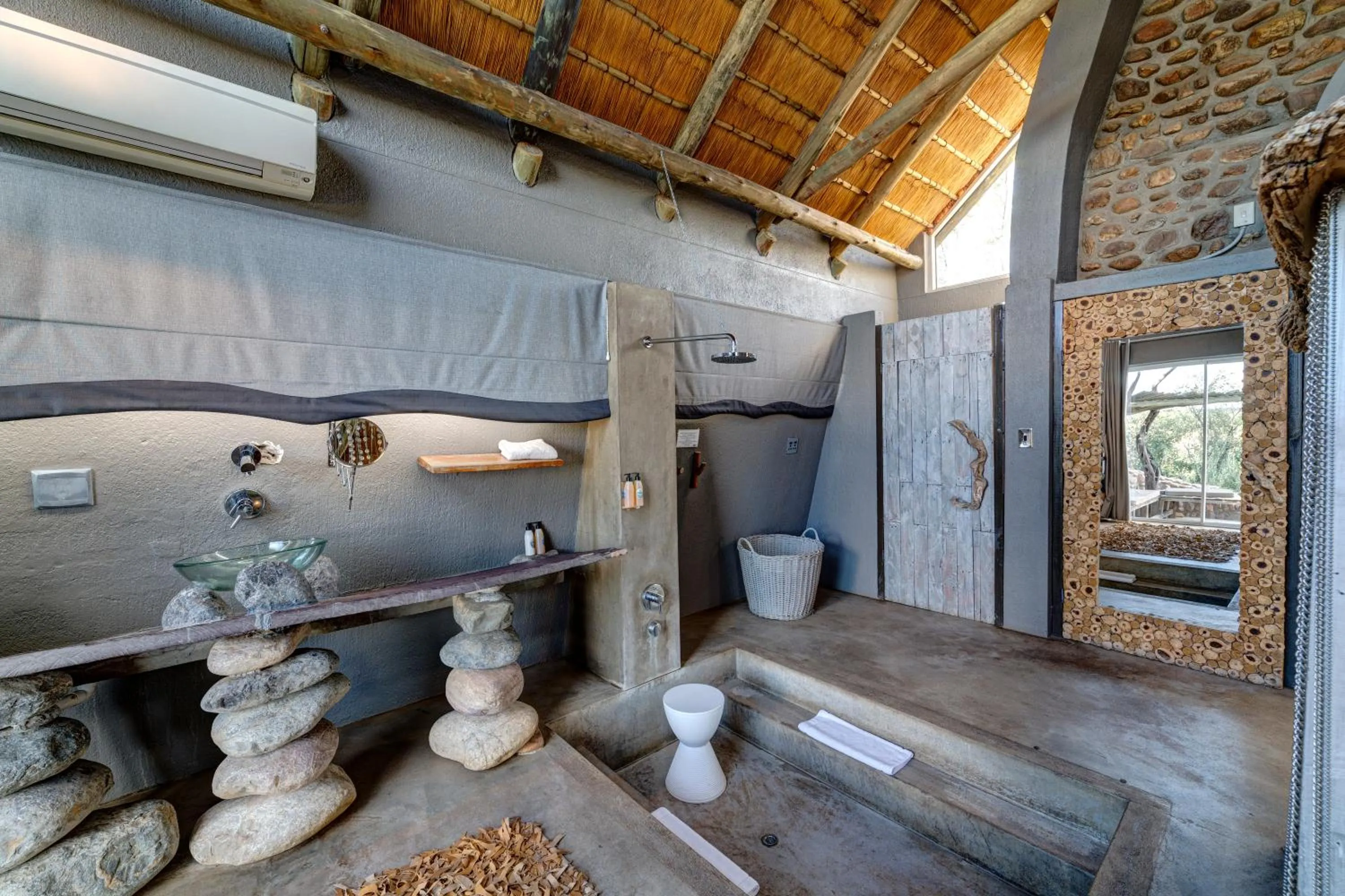 Bathroom in Naankuse Lodge