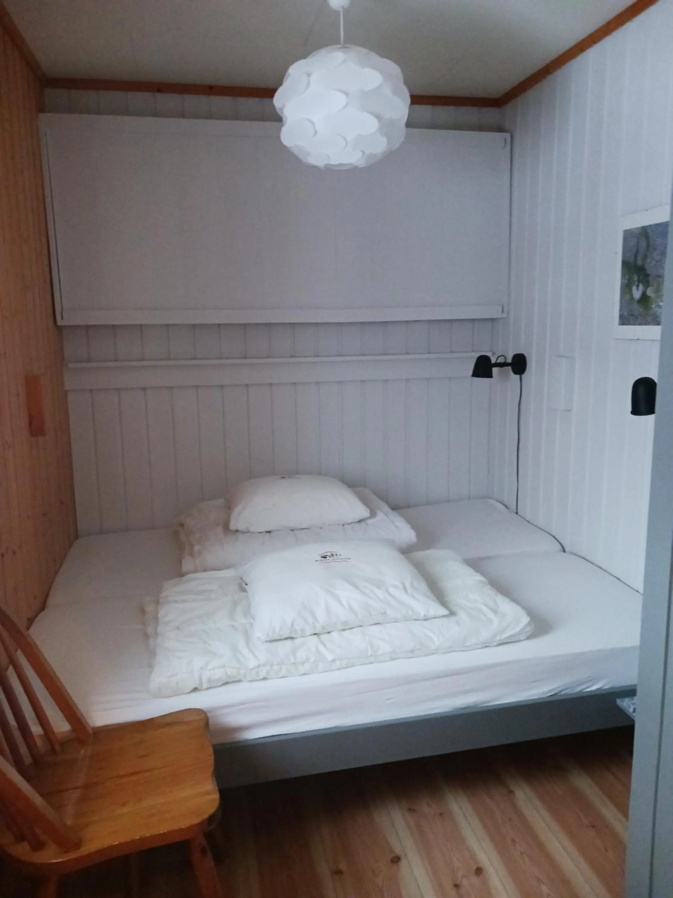 One-Bedroom Cottage with Loft (6 Adults) in Bustad Hyttetun