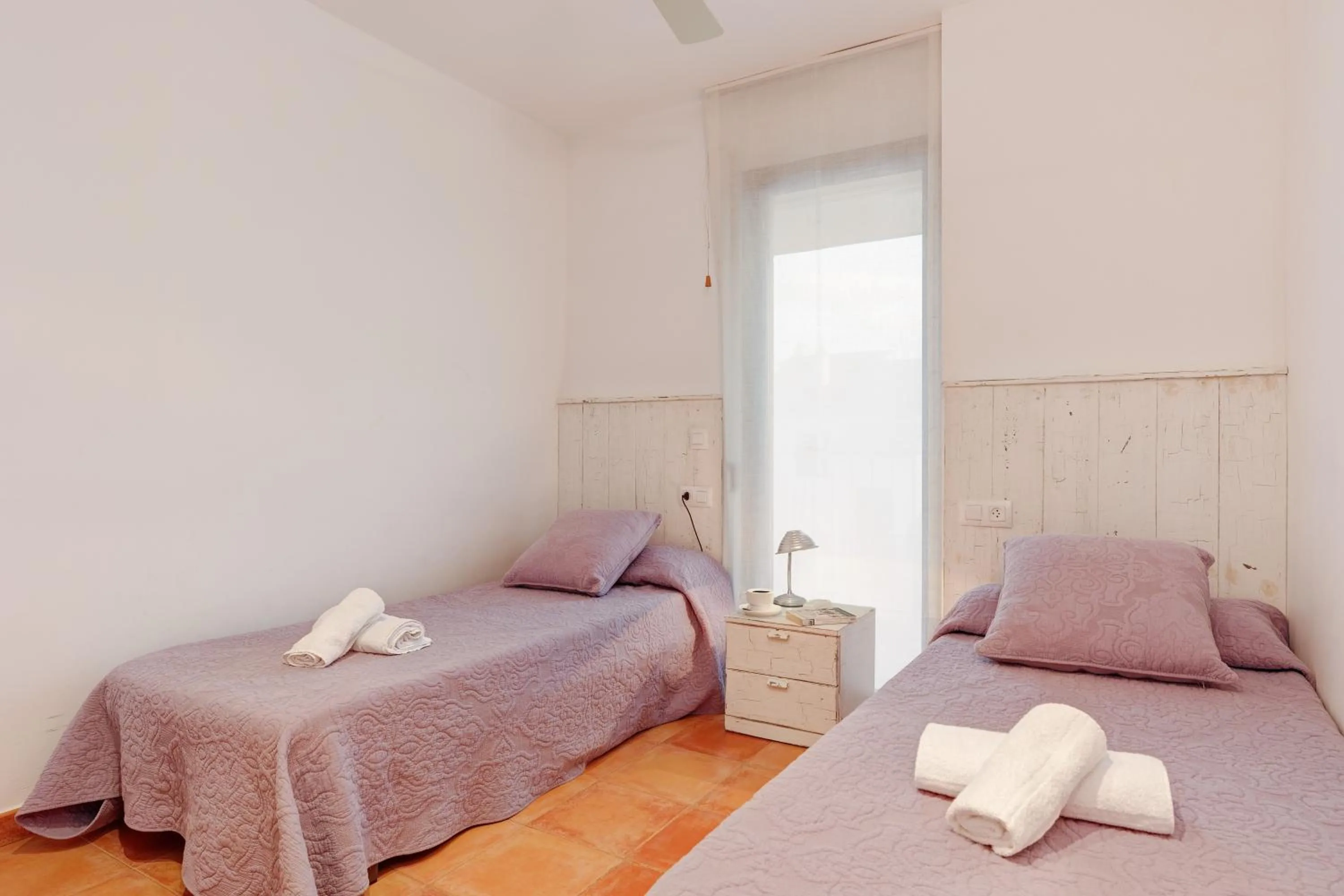 Bed in Canadell 2º 2ª