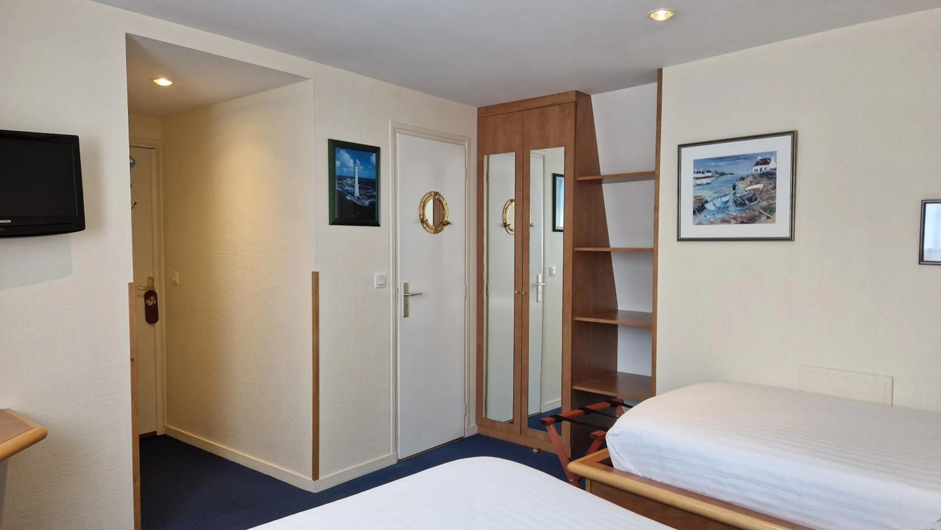 Photo of the whole room, Bed in Hotel Le Marin