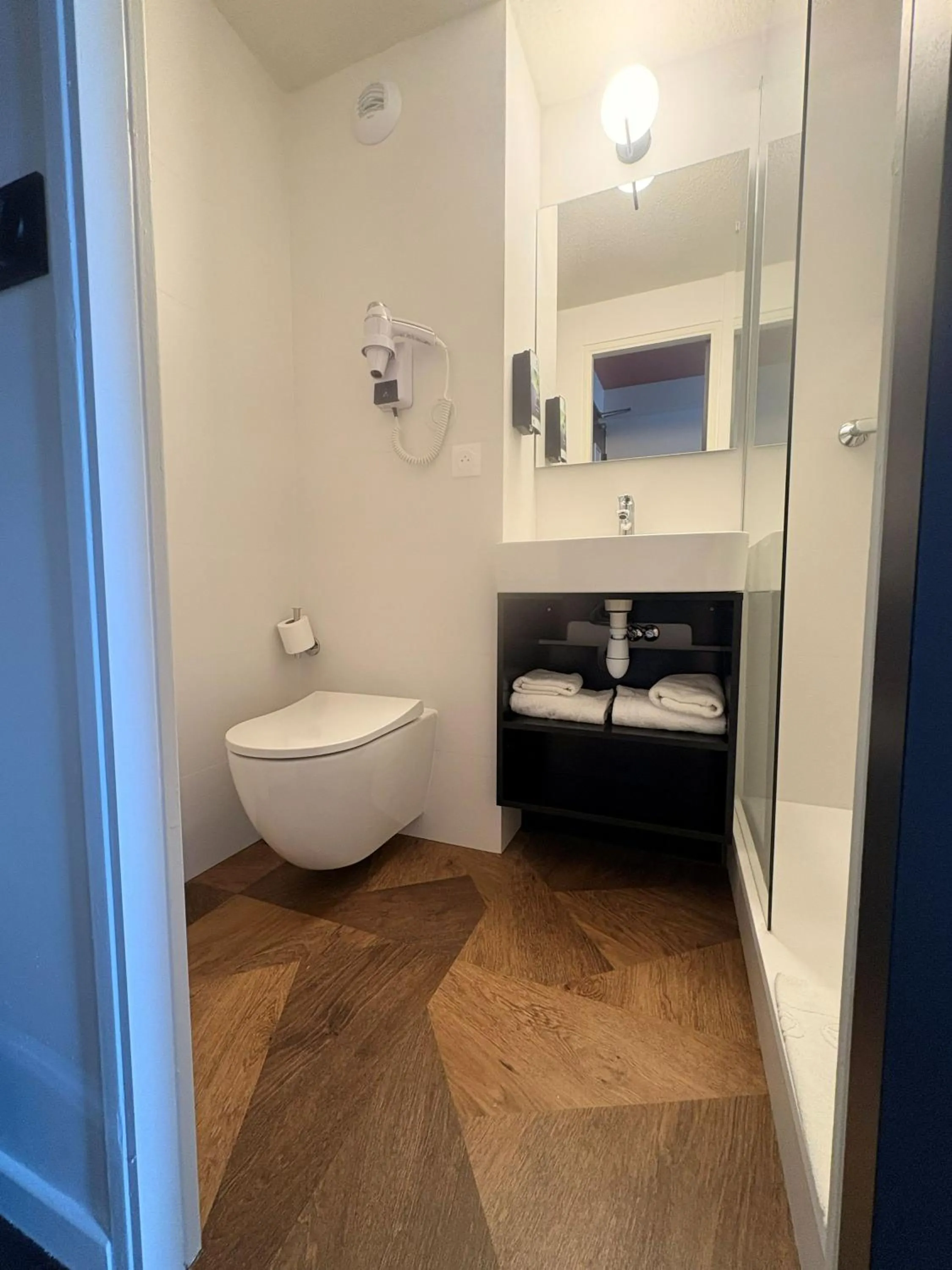 Bathroom in Sure Hotel by Best Western Annecy