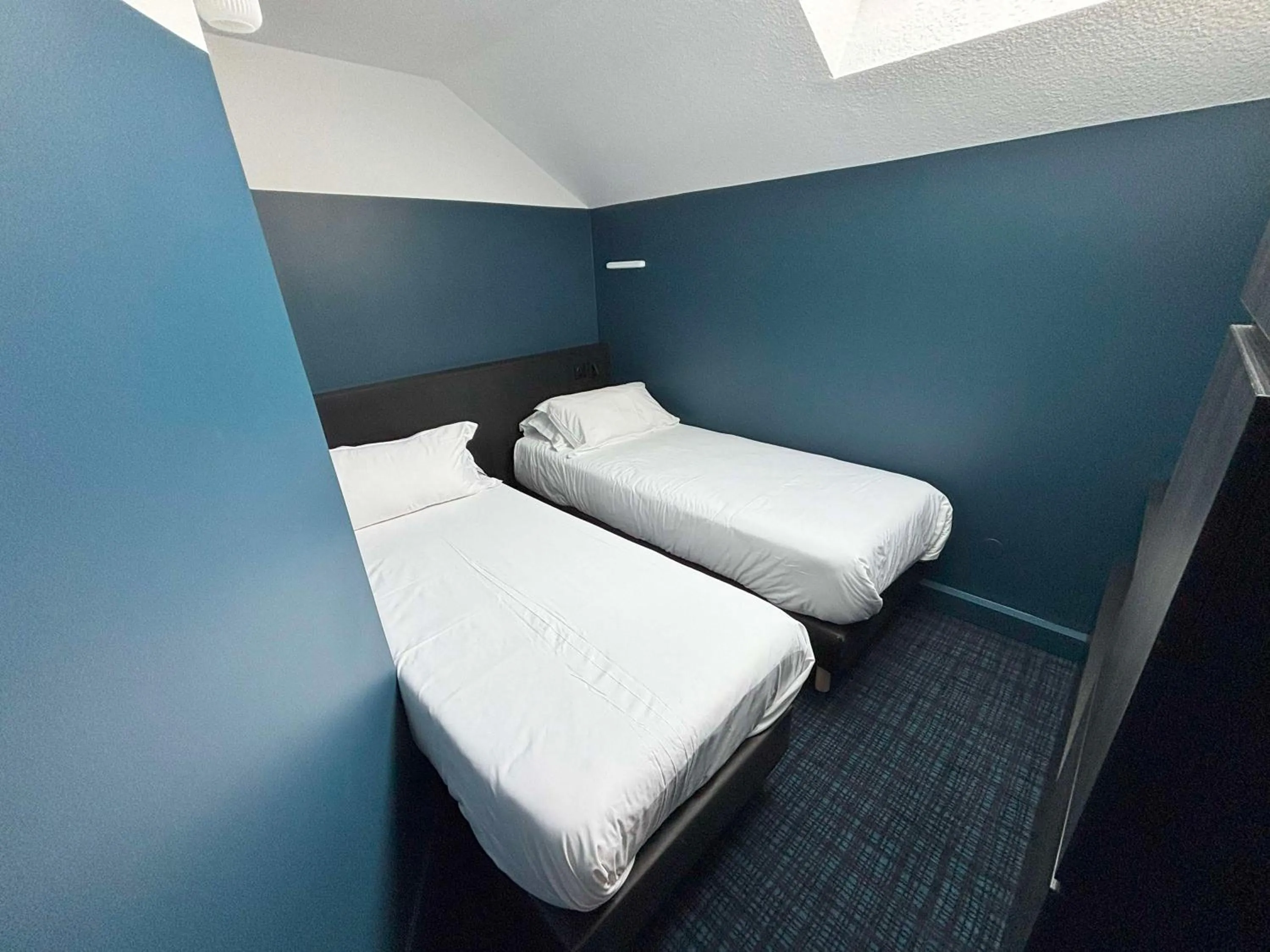 Bedroom, Bed in Sure Hotel by Best Western Annecy