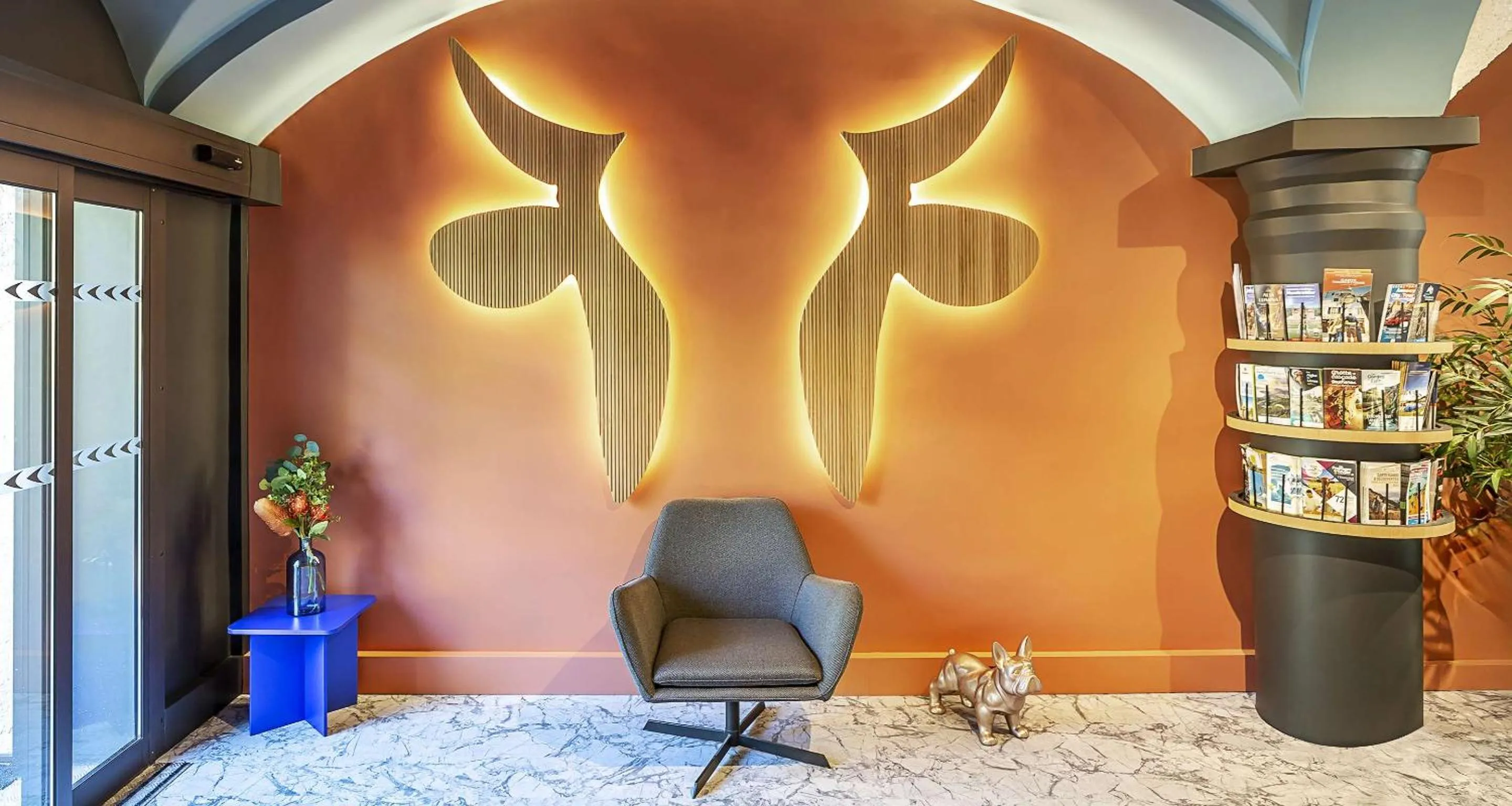 Lobby or reception in Sure Hotel by Best Western Annecy