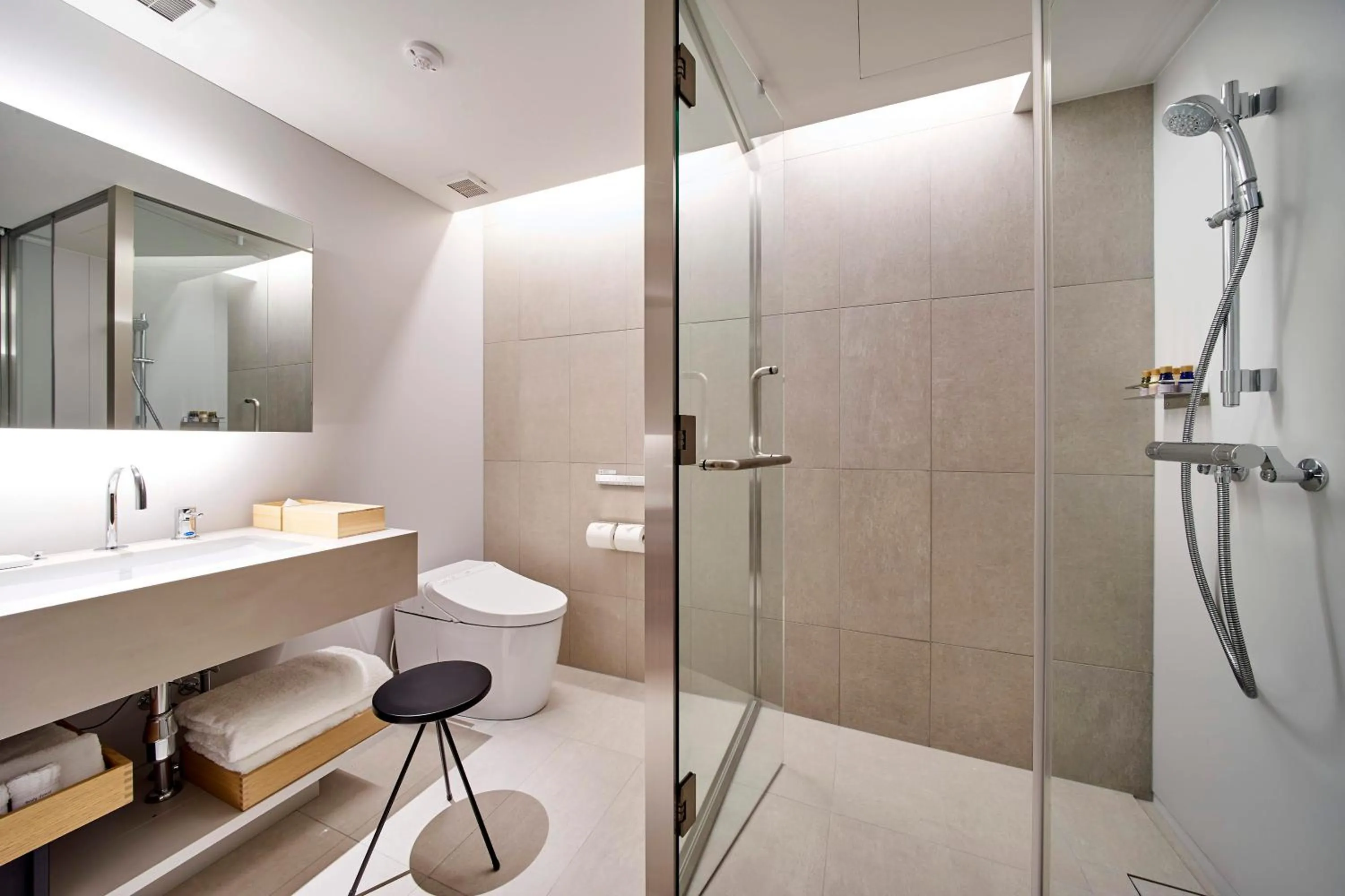 Bathroom in TSUKI Tokyo