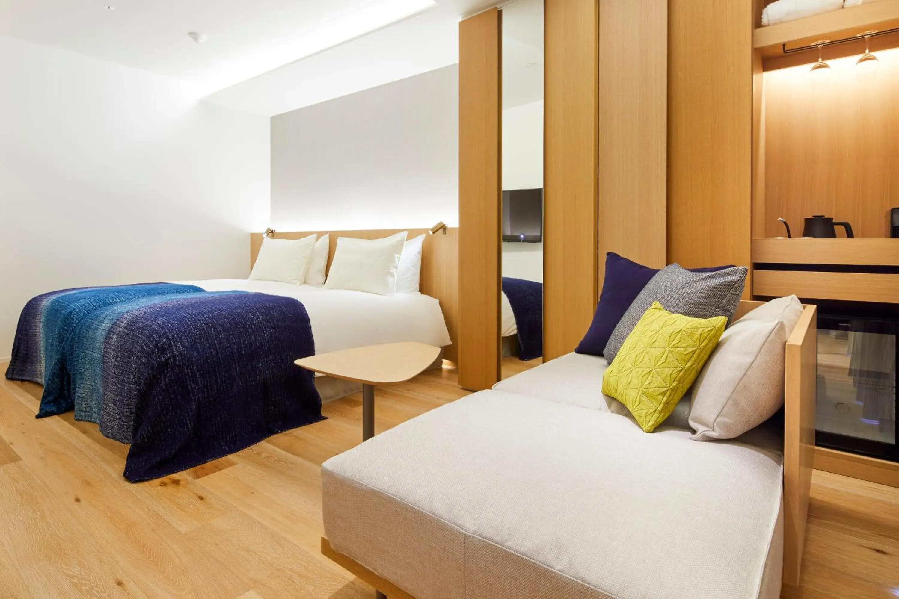 Photo of the whole room, Bed in TSUKI Tokyo Photo of the whole room, Bed in TSUKI Tokyo