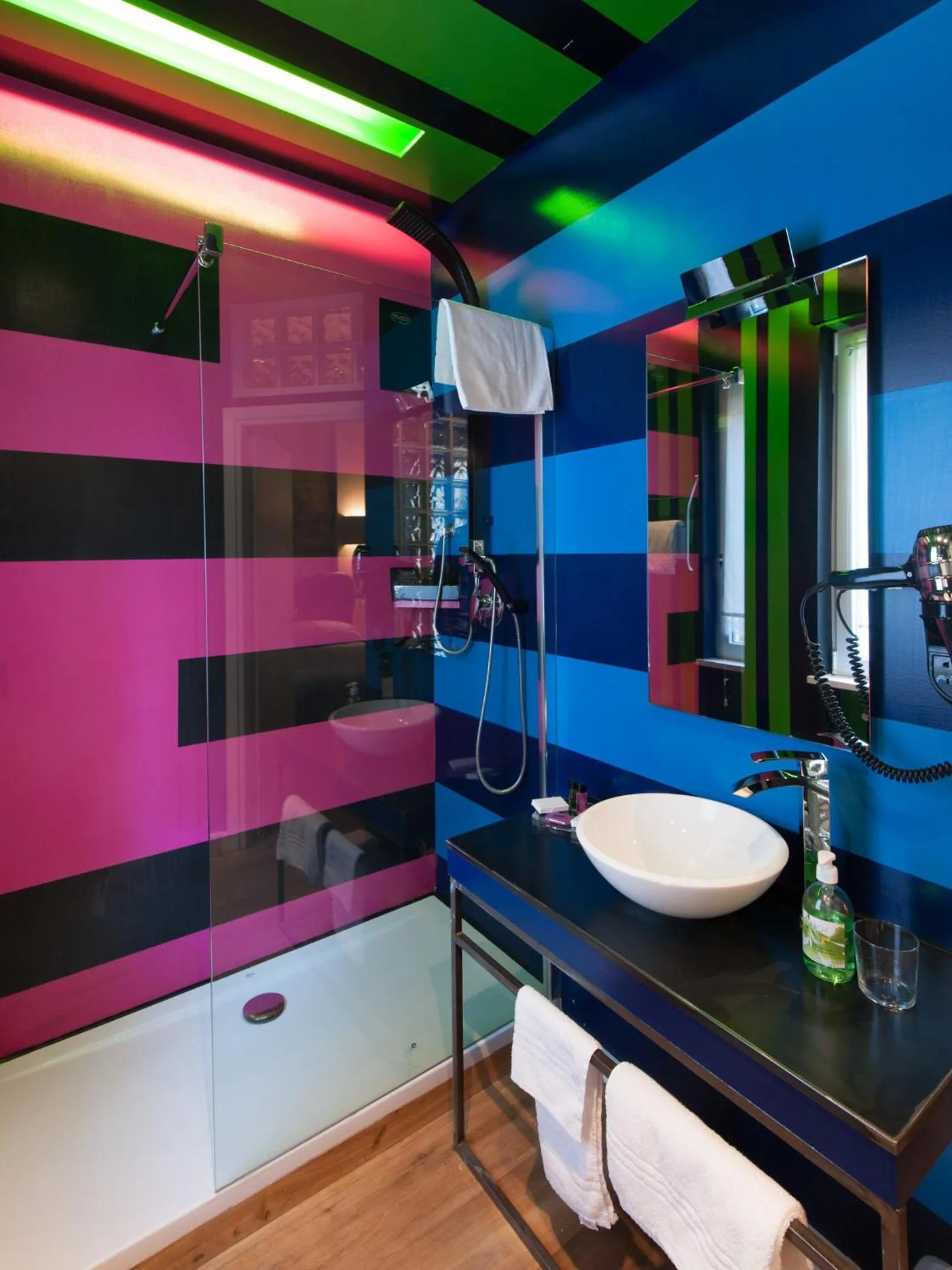 Shower in B&B Via Diaz