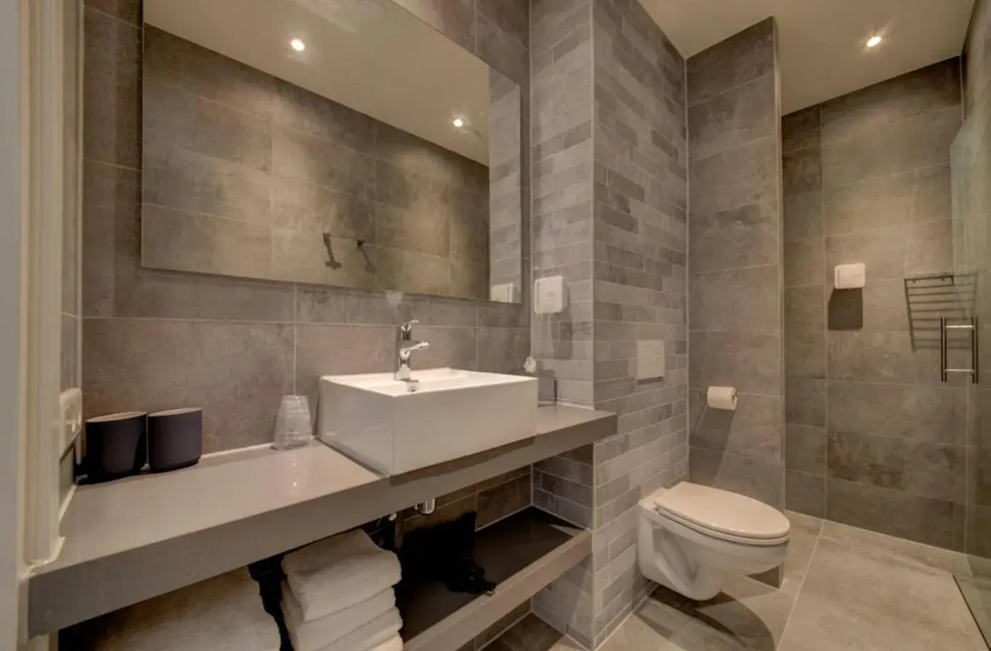 Deluxe King Room - single occupancy in Hotel 't Peperhuys Deluxe King Room - single occupancy in Hotel 't Peperhuys