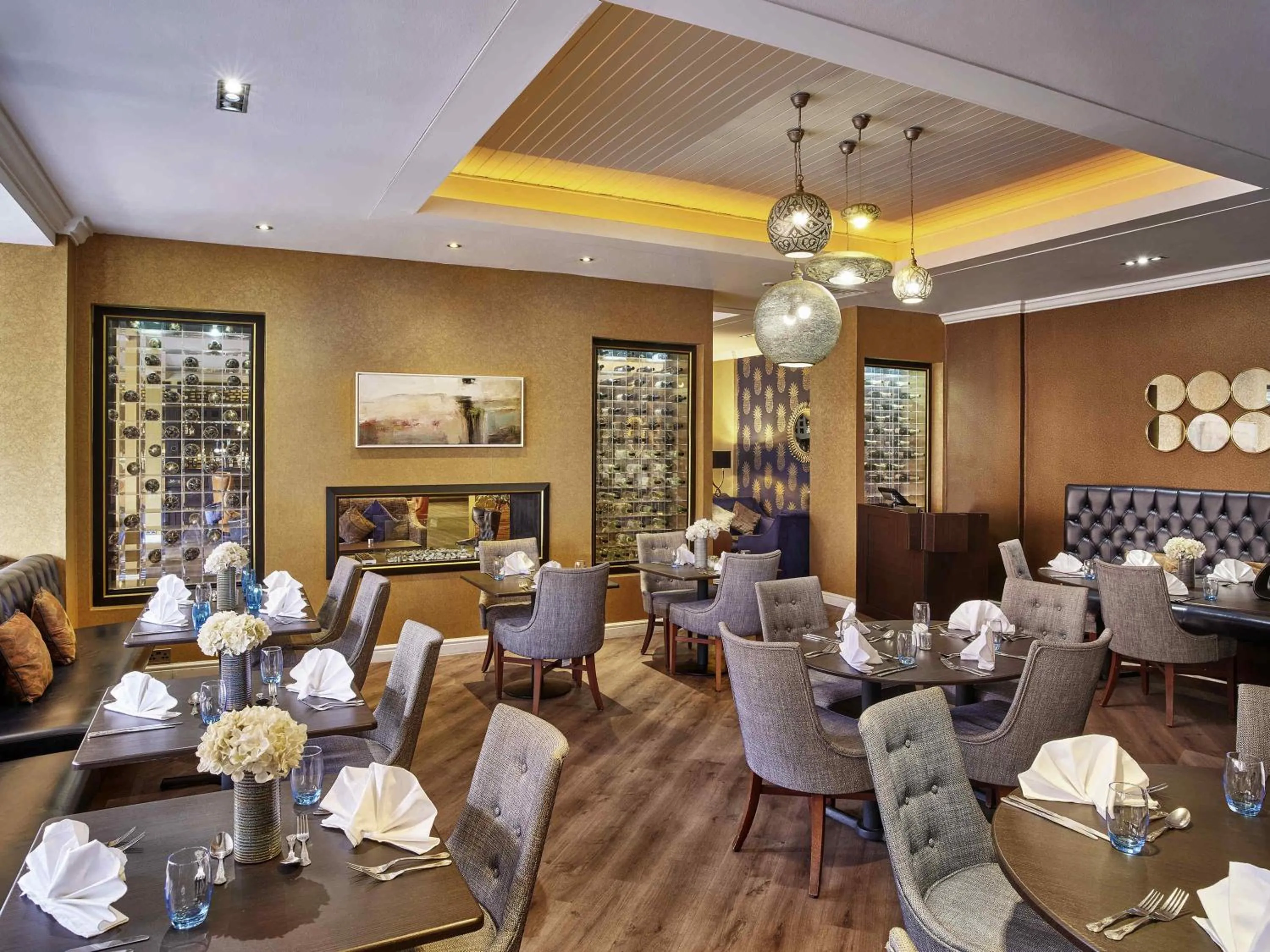 Restaurant/places to eat in Mercure Milton Keynes Hotel